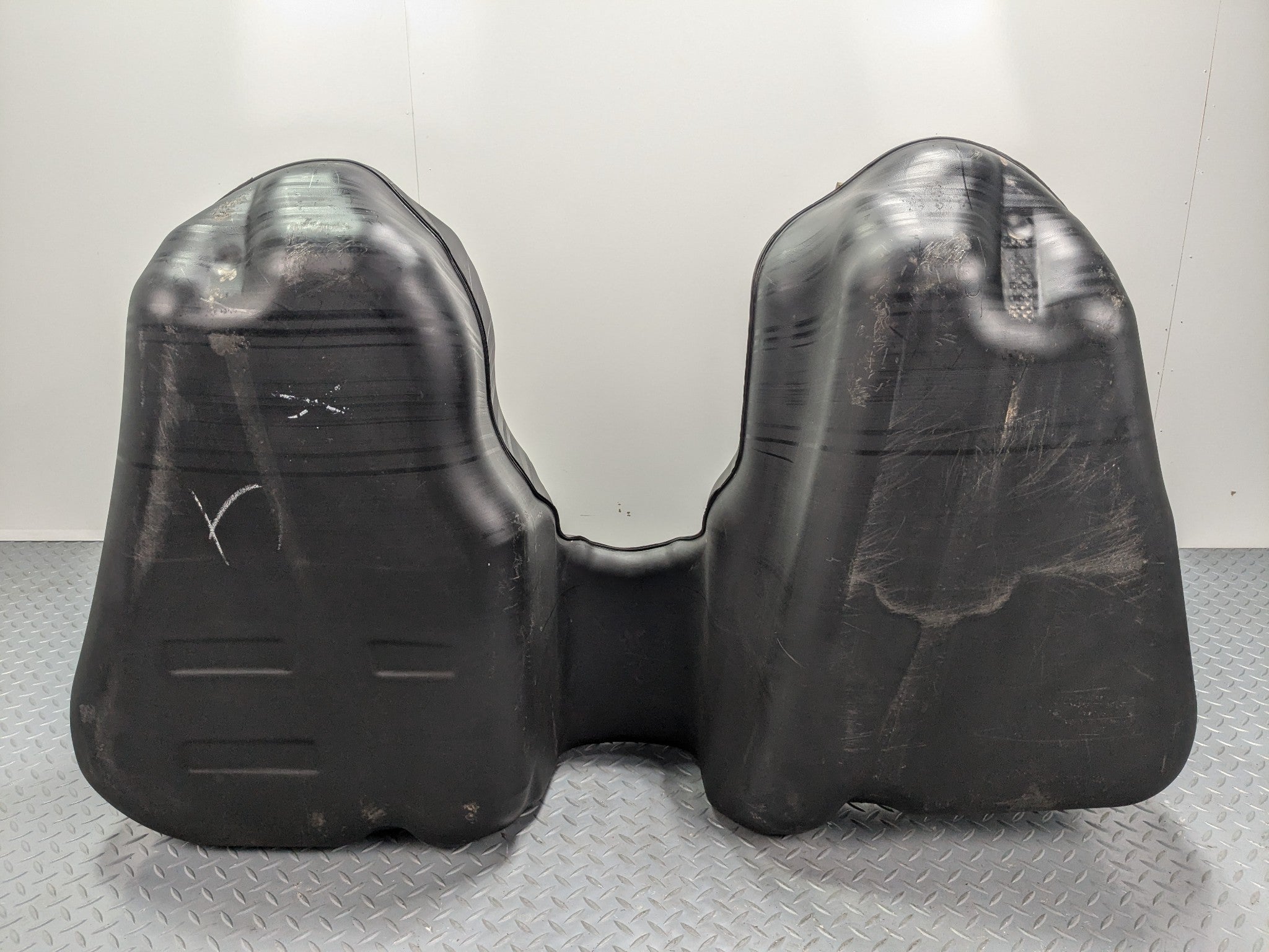 2011 - 2015 OEM FORD EXPLORER FUEL AND GAS TANK GENUINE ASSEMBLY