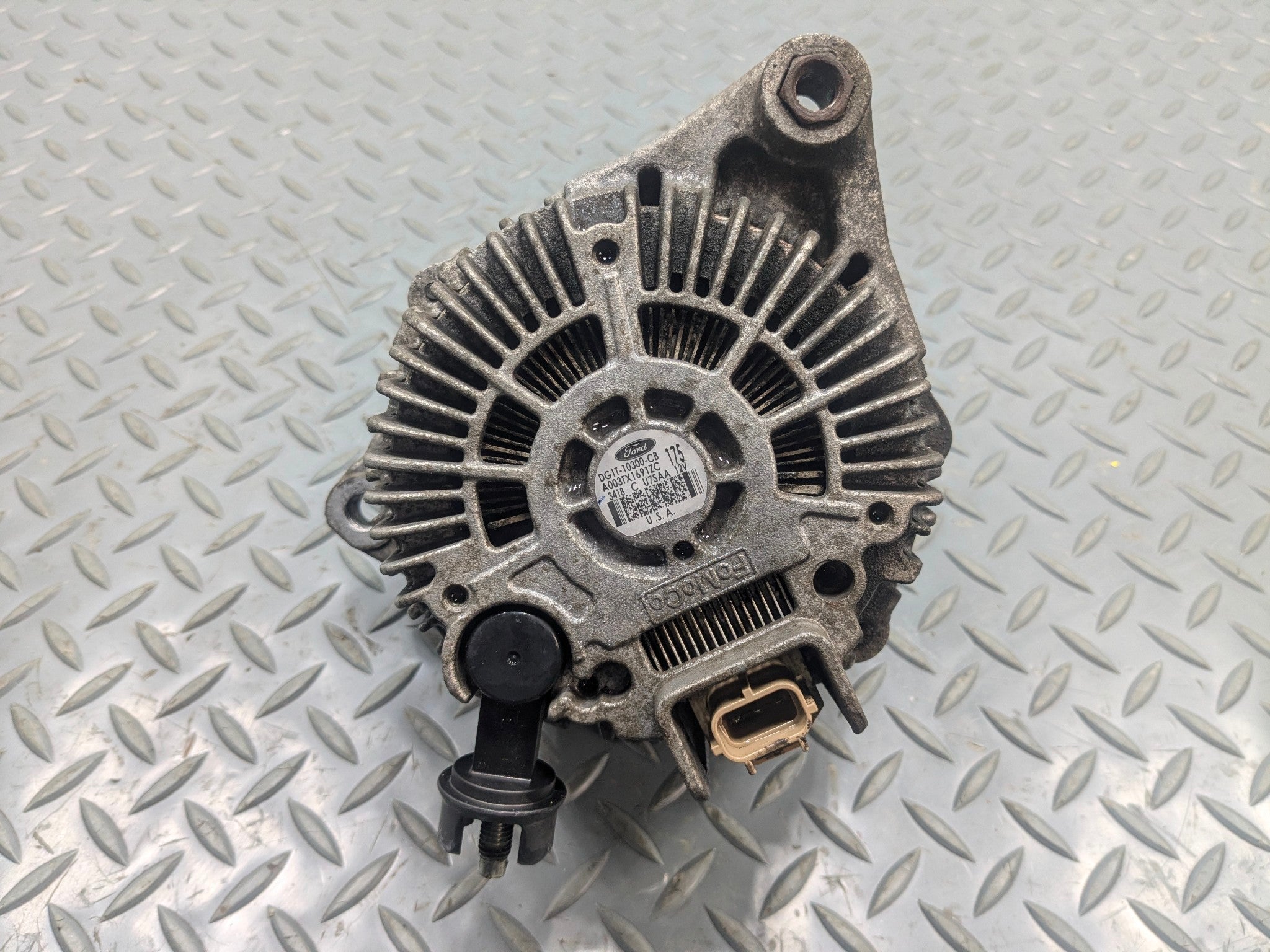 2011 - 2015 OEM FORD EXPLORER POWER GENERATOR ENGINE MOTOR ALTERNATOR ASSEMBLY