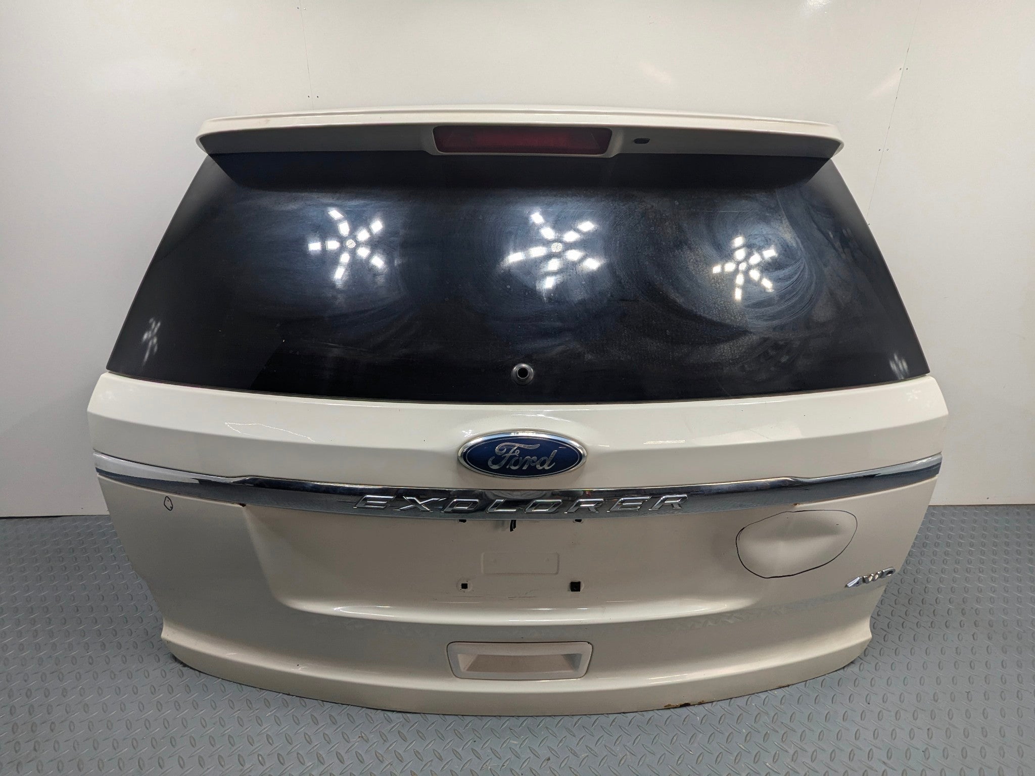 2011 - 2015 OEM FORD EXPLORER REAR TRUNK BOOT LIFTGATE LID SHELL WITH GLASS