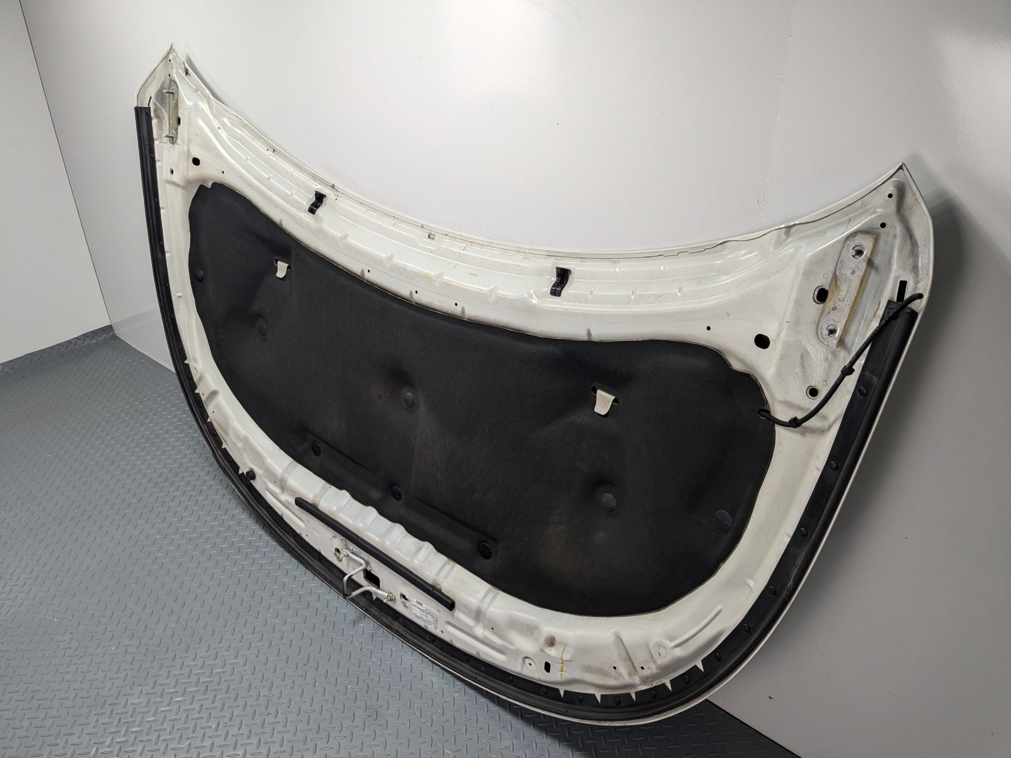 2011 - 2015 OEM FORD EXPLORER FRONT HOOD BONNET SHELL PANEL WHITE ASSEMBLY