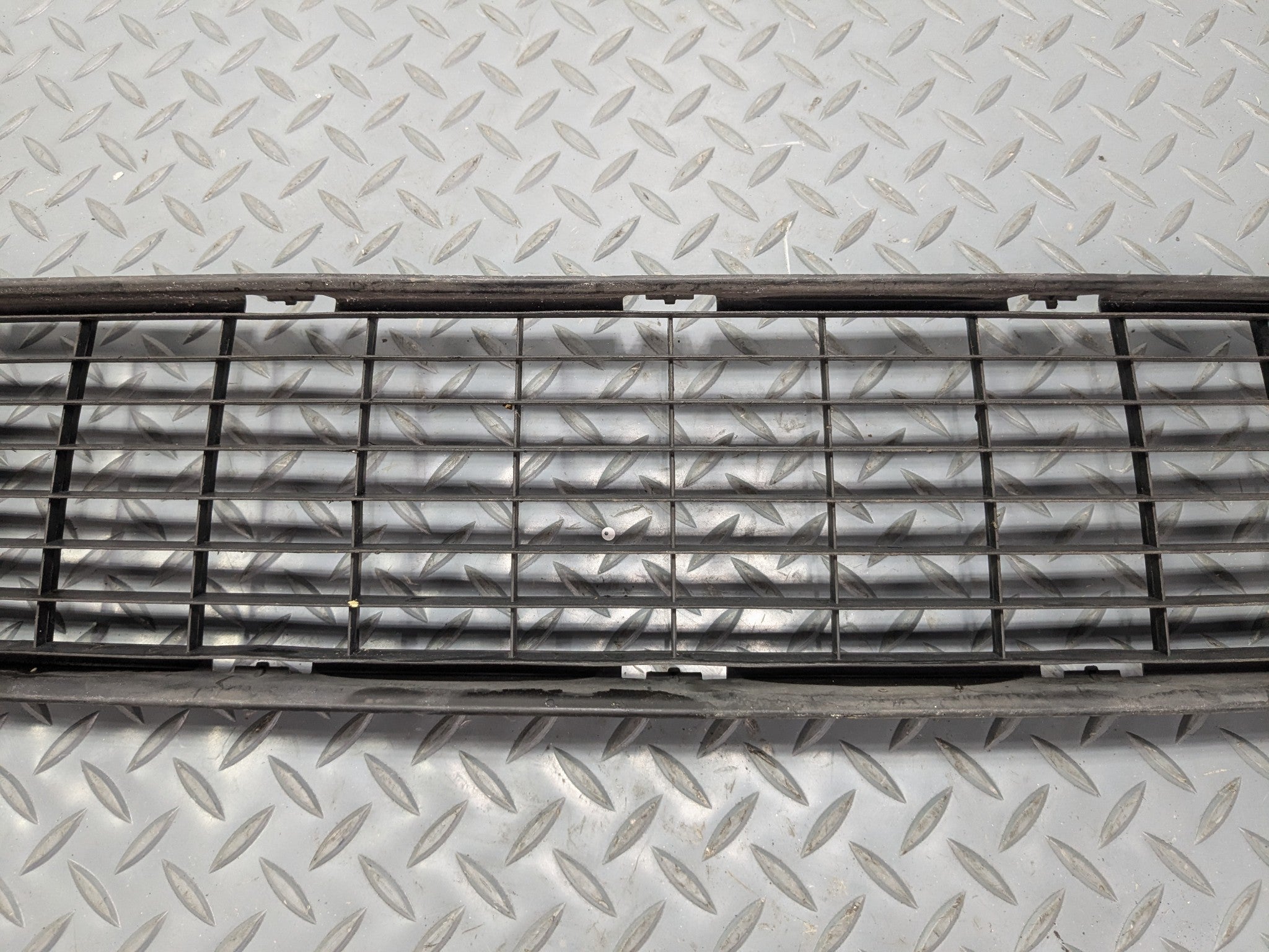 2011 - 2015 OEM FORD EXPLORER FRONT BUMPER LOWER MOUNTED GRILLE