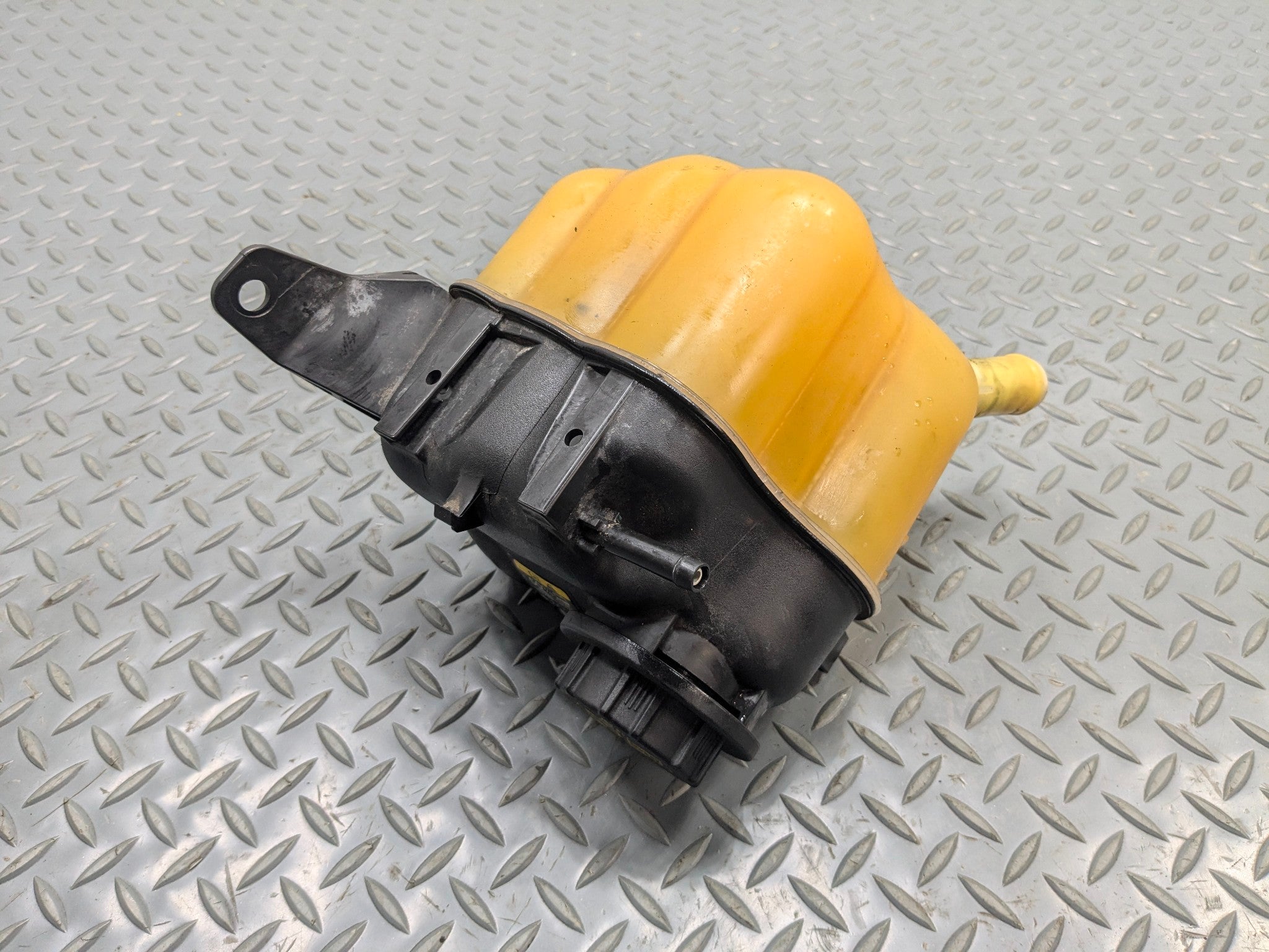 2011 - 2015 OEM FORD EXPLORER ENGINE RADIATOR COOLANT RESERVOIR EXPANSION TANK
