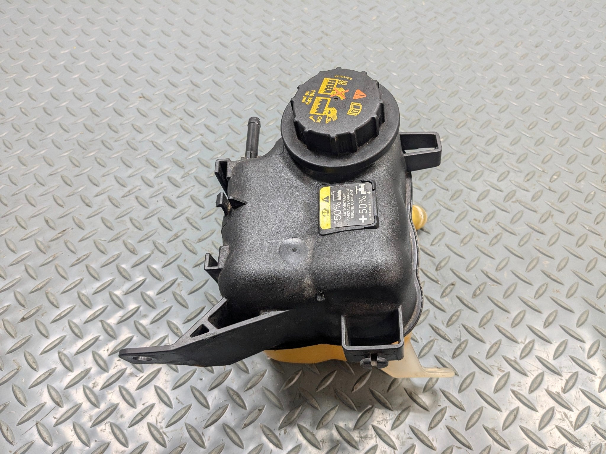 2011 - 2015 OEM FORD EXPLORER ENGINE RADIATOR COOLANT RESERVOIR EXPANSION TANK
