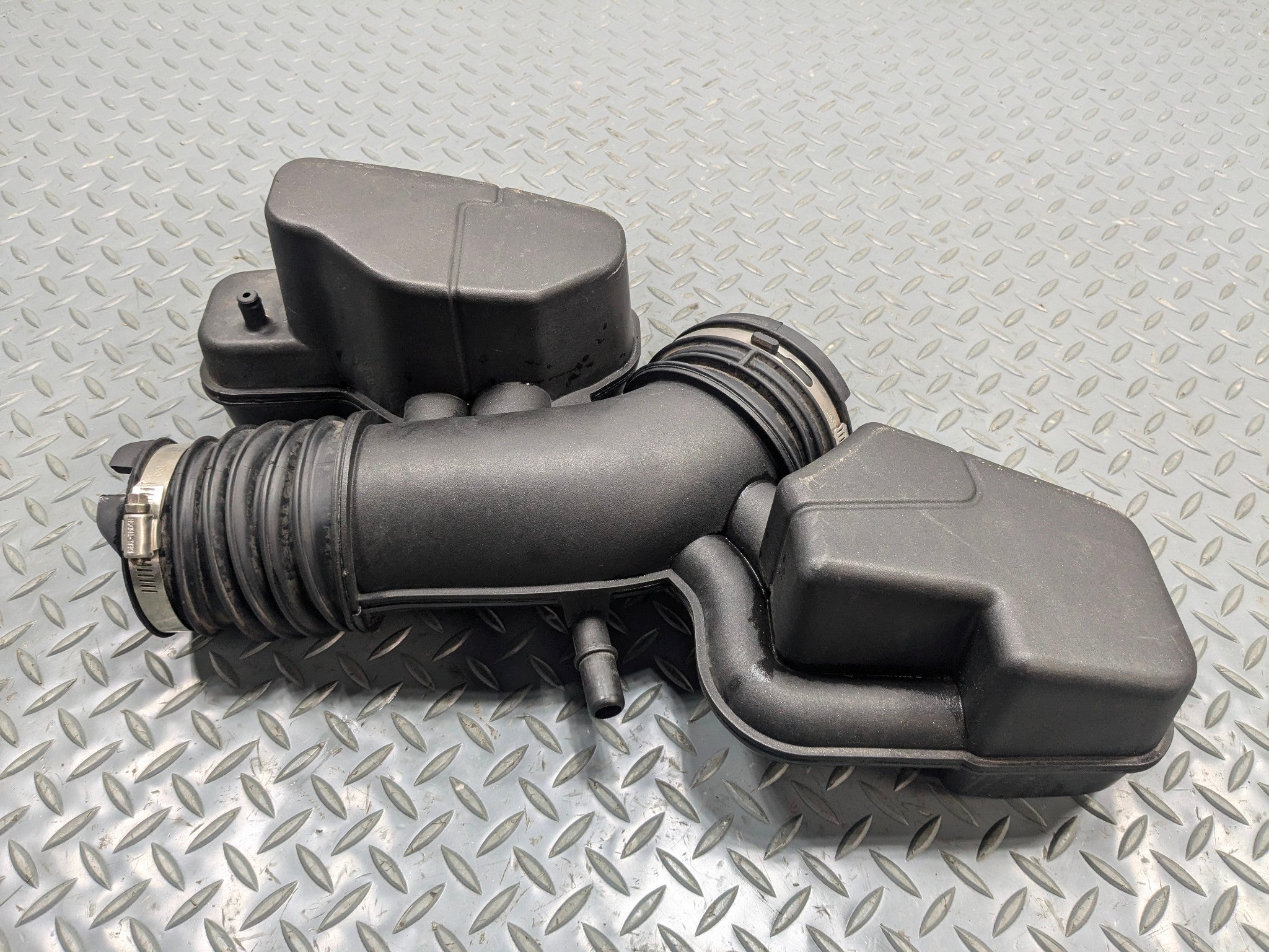 2011 - 2015 OEM FORD EXPLORER AIR CLEANER RESONATOR INTAKE HOSE TUBE DUCT