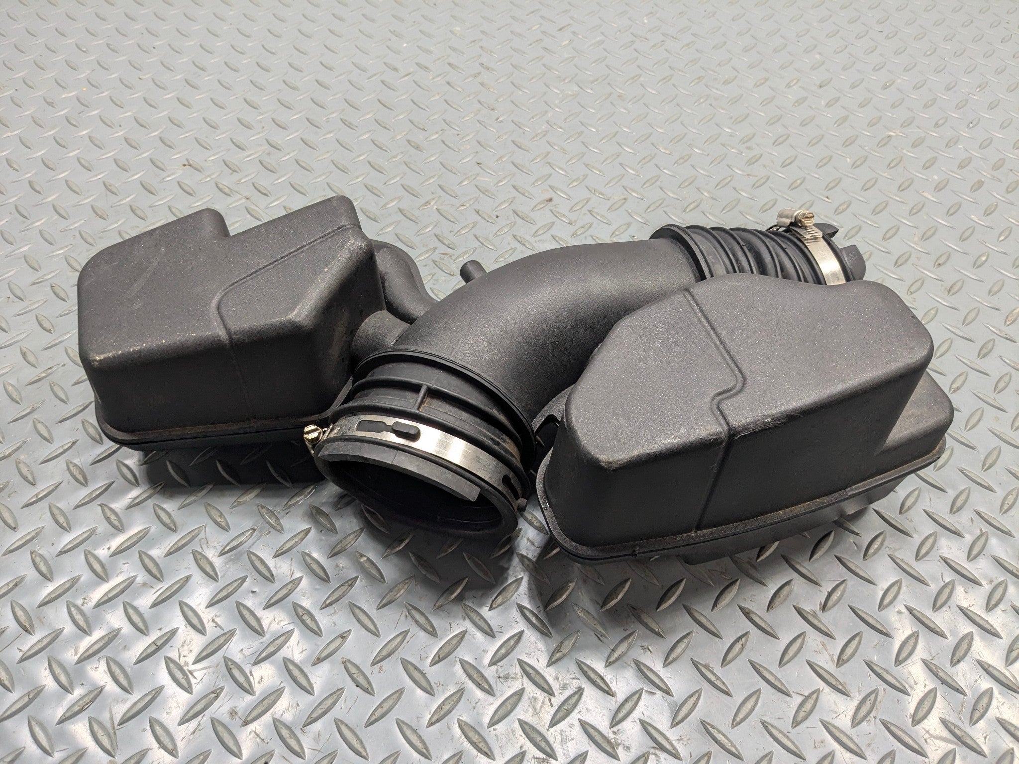2011 - 2015 OEM FORD EXPLORER AIR CLEANER RESONATOR INTAKE HOSE TUBE DUCT