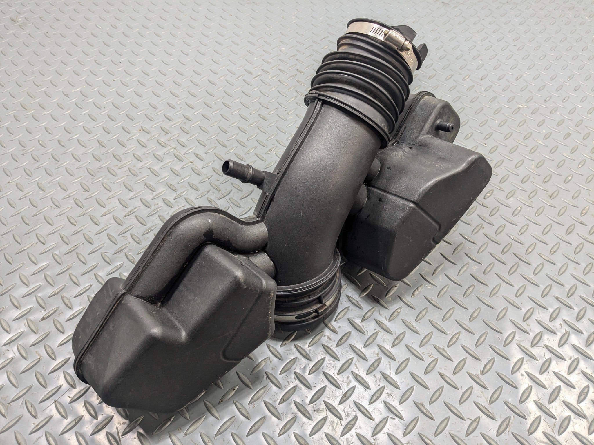 2011 - 2015 OEM FORD EXPLORER AIR CLEANER RESONATOR INTAKE HOSE TUBE DUCT