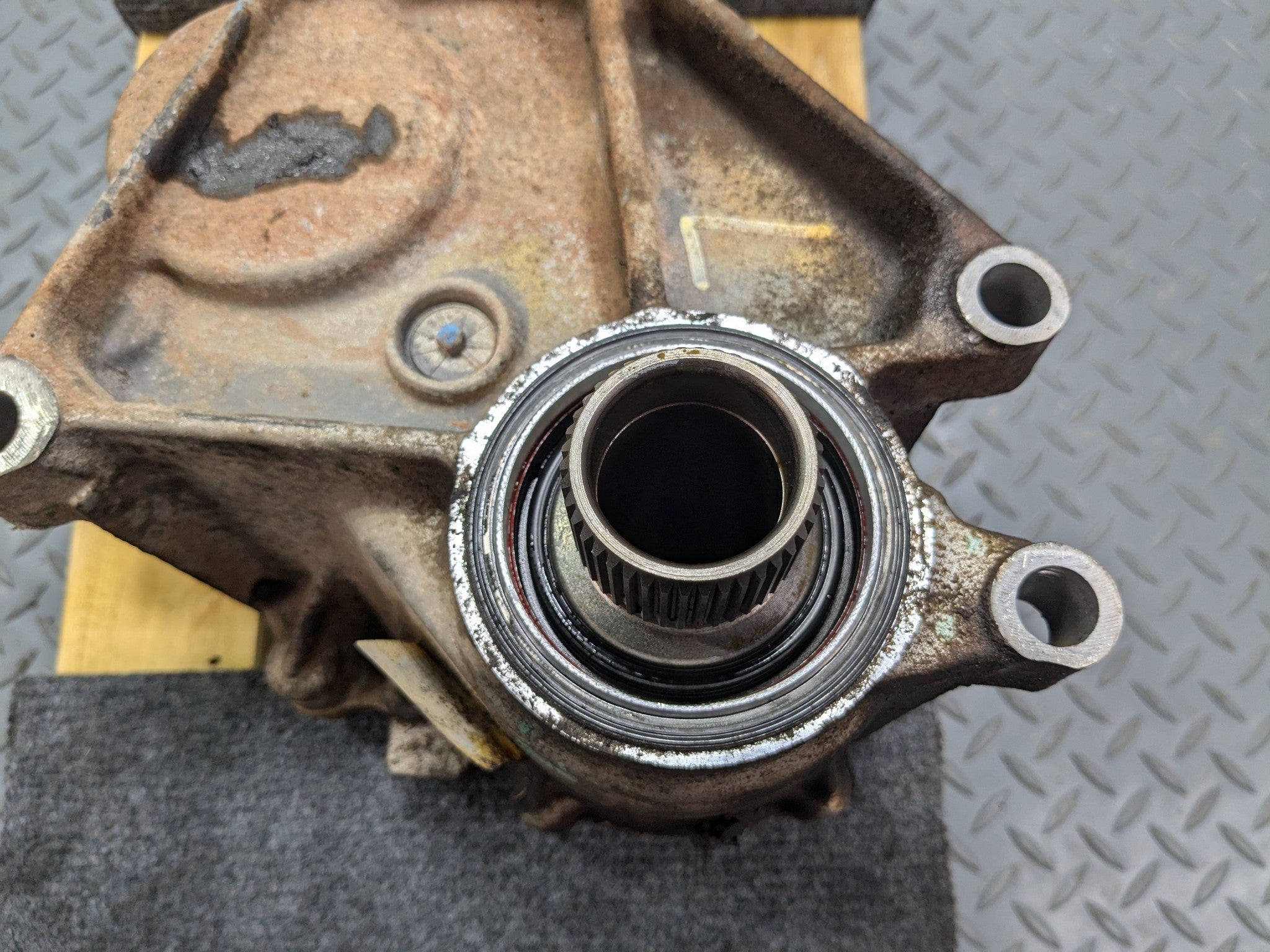 2011 - 2015 OEM FORD EXPLORER AUTOMATIC TRANSFER CASE ASSEMBLY