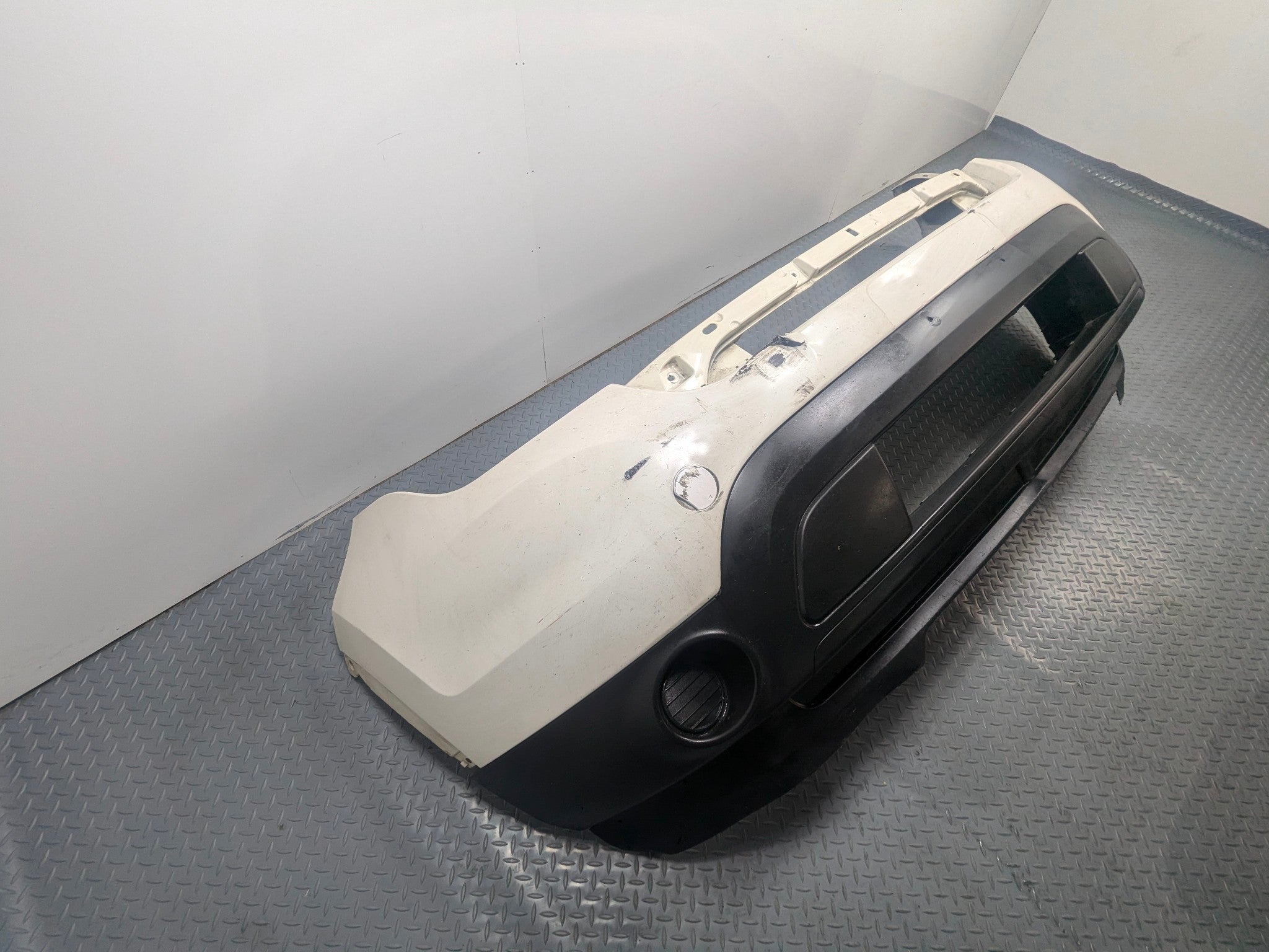 2011 - 2015 OEM FORD EXPLORER FRONT BUMPER COVER PANEL WHITE ASSEMBLY