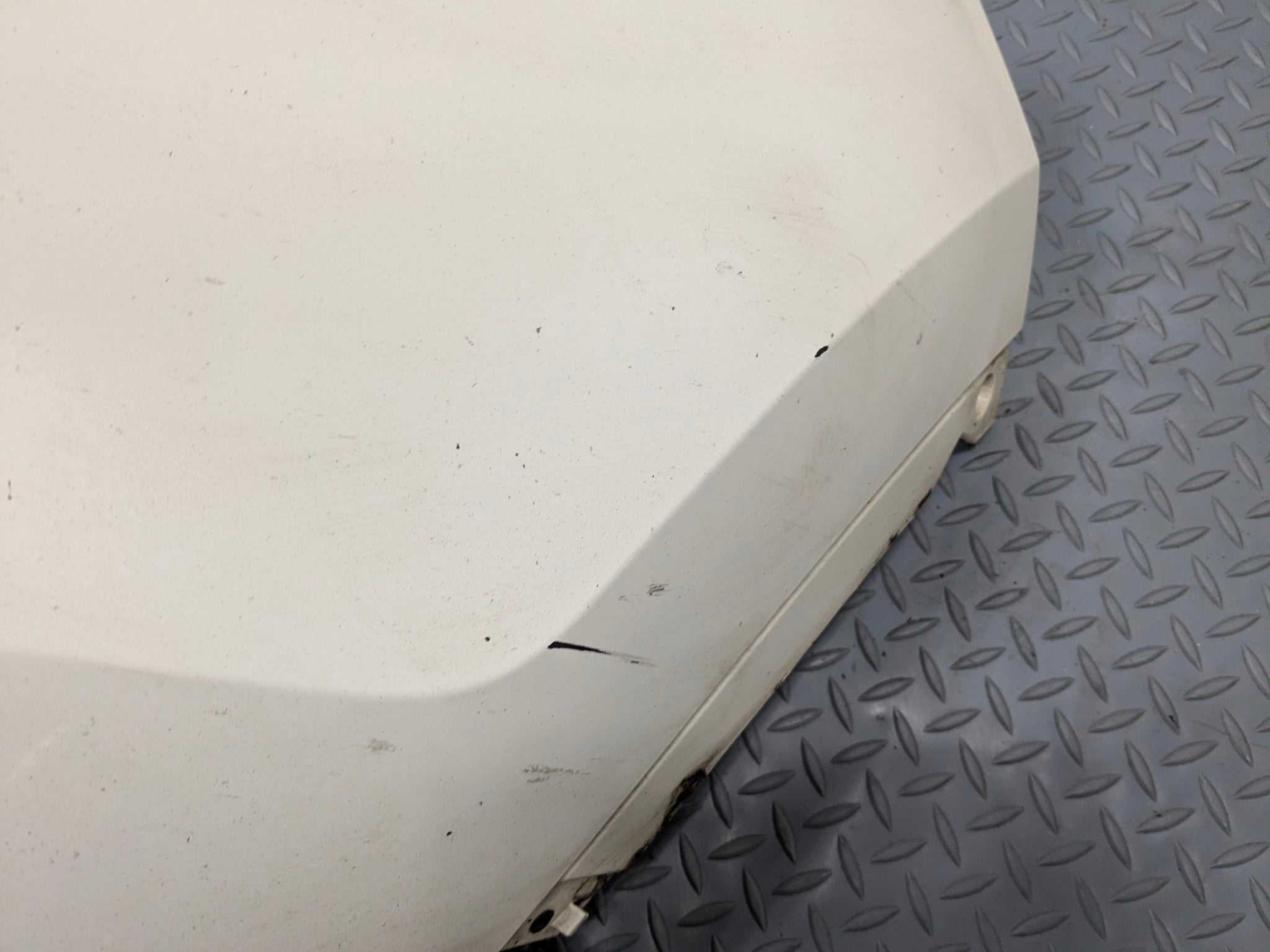 2011 - 2015 OEM FORD EXPLORER FRONT BUMPER COVER PANEL WHITE ASSEMBLY
