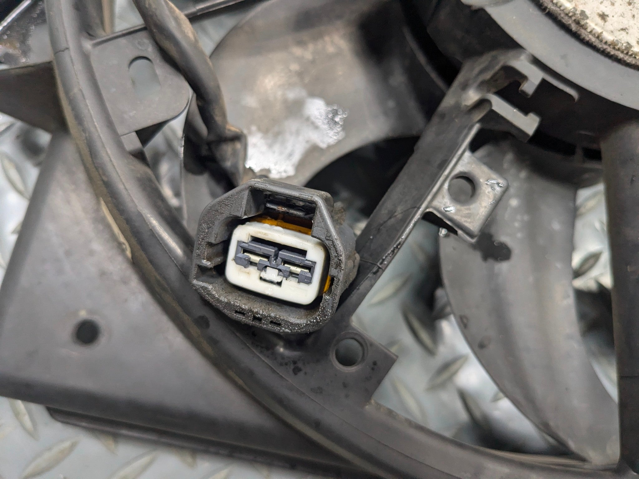 2011 - 2015 OEM FORD EXPLORER DUAL RADIATOR ELECTRIC COOLING FAN MOTOR ASSEMBLY
