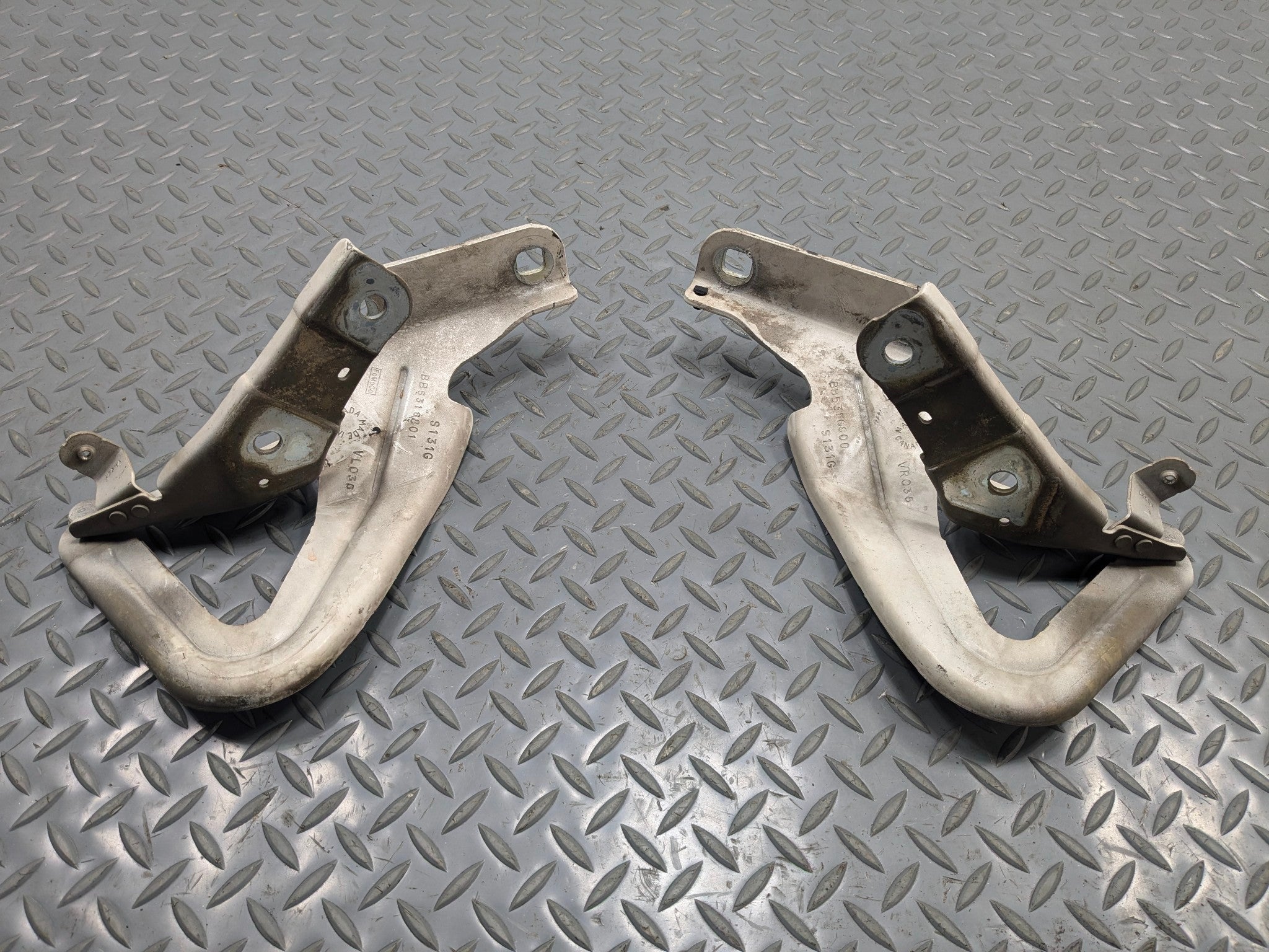 2011 - 2015 OEM FORD EXPLORER FRONT LEFT AND RIGHT SIDE HOOD HINGE SET