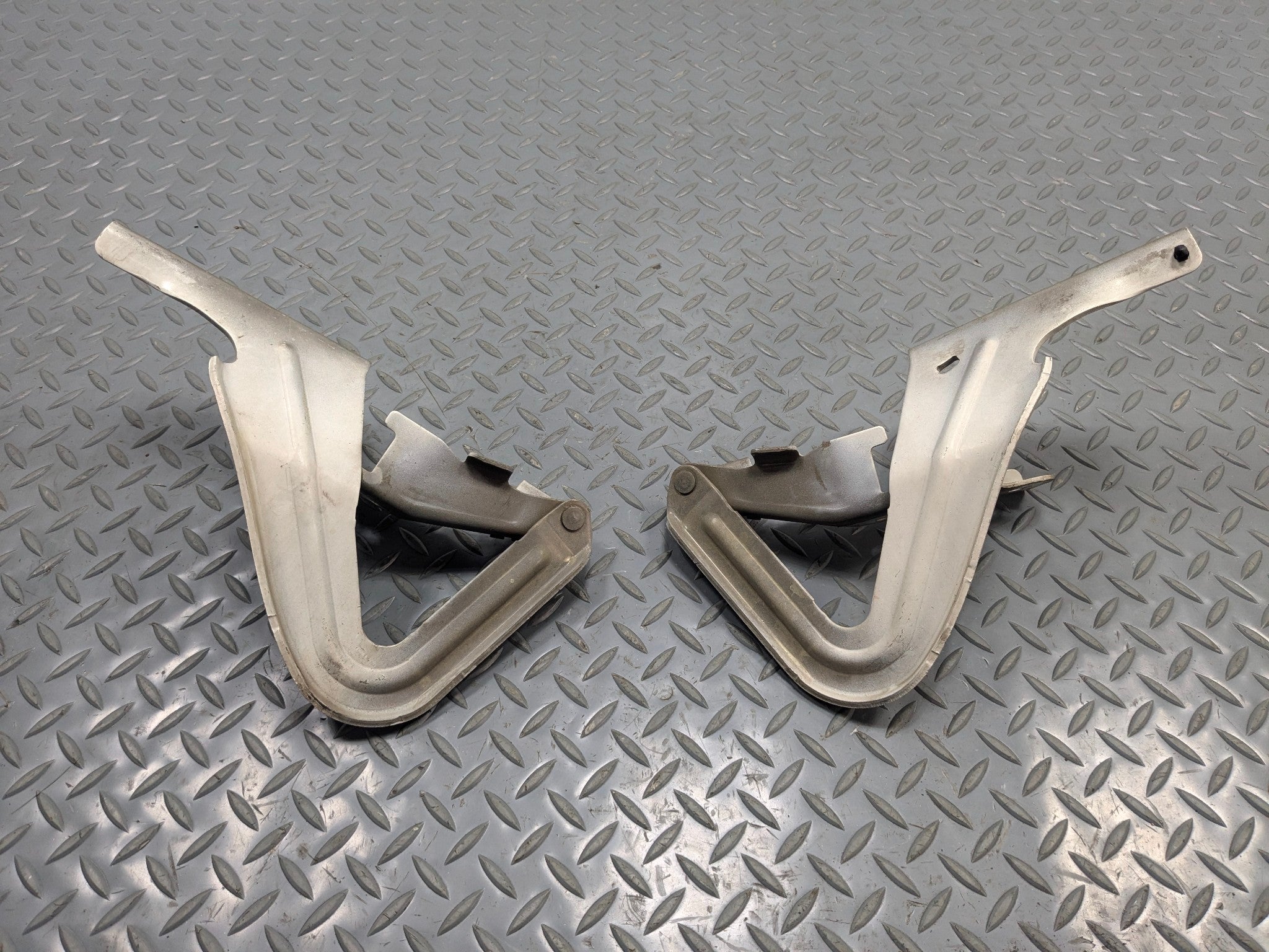 2011 - 2015 OEM FORD EXPLORER FRONT LEFT AND RIGHT SIDE HOOD HINGE SET