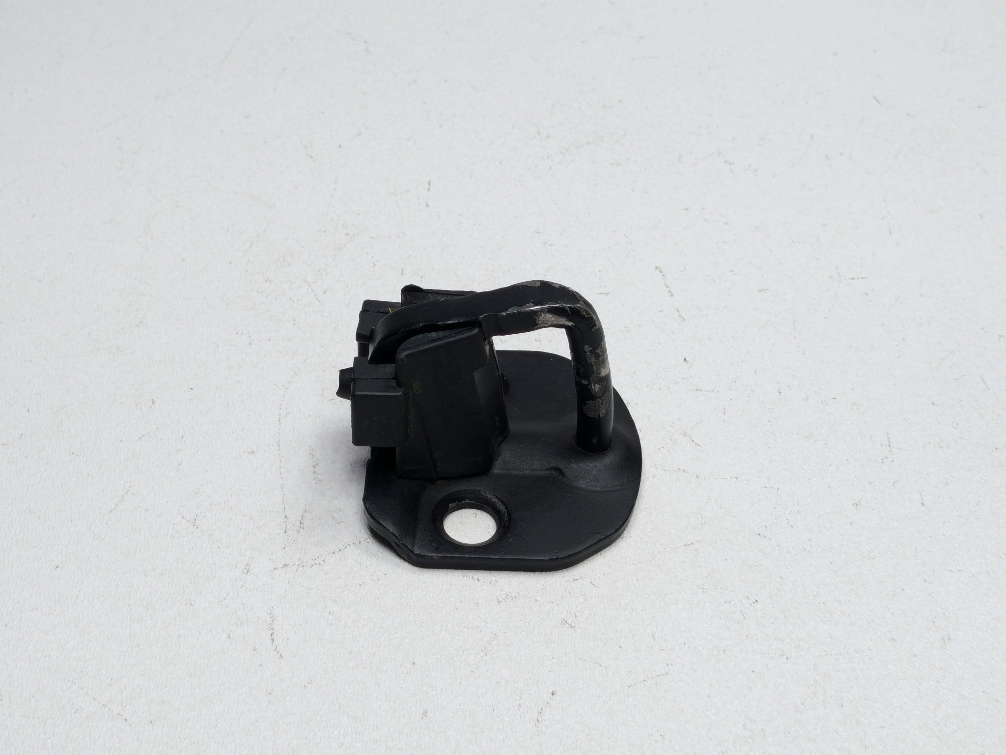 2011 - 2015 OEM FORD EXPLORER TRUNK LIFTGATE STRIKER PLATE
