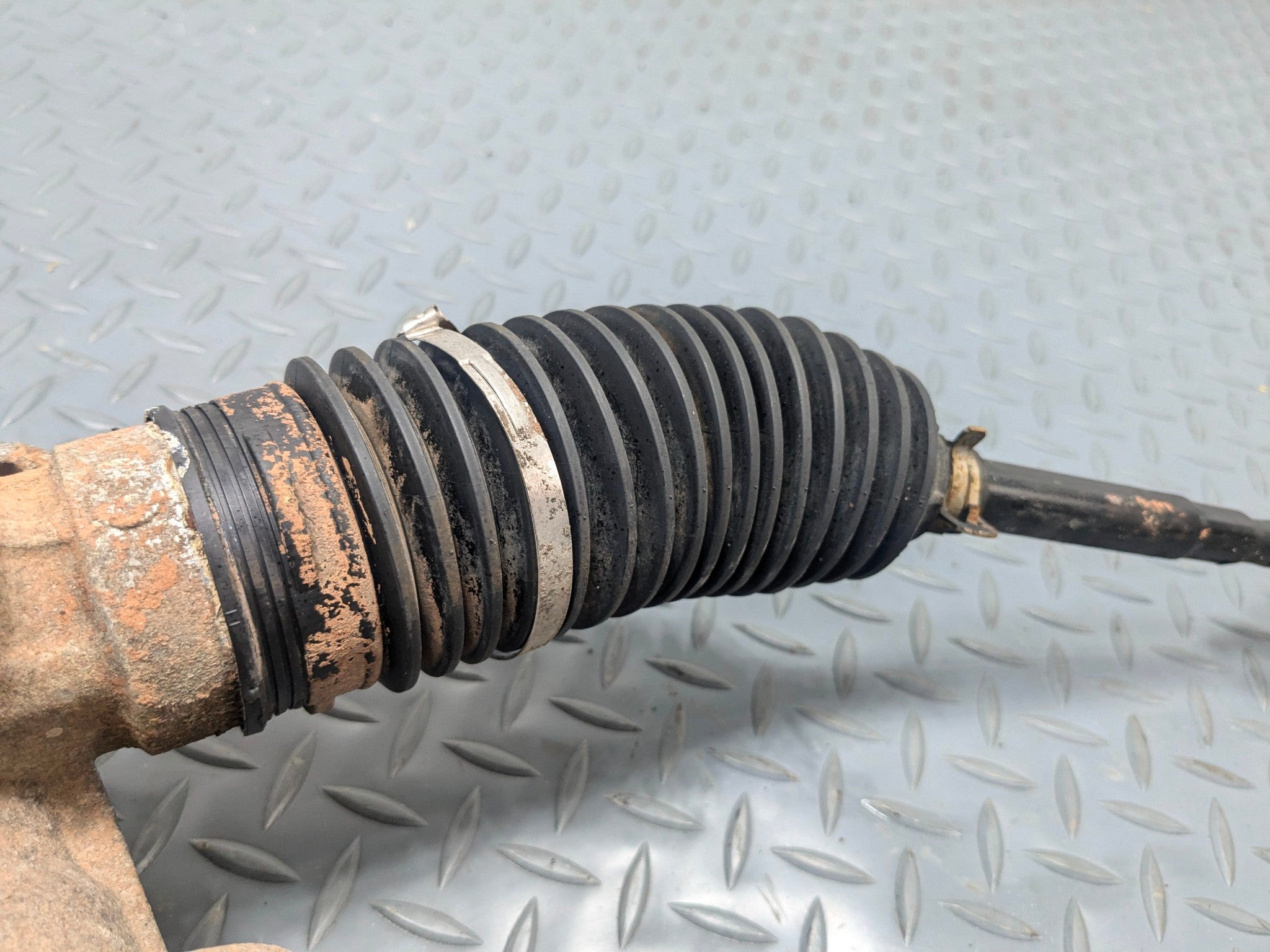 2011 - 2015 OEM FORD EXPLORER POWER STEERING GEAR RACK AND PINION ASSEMBLY