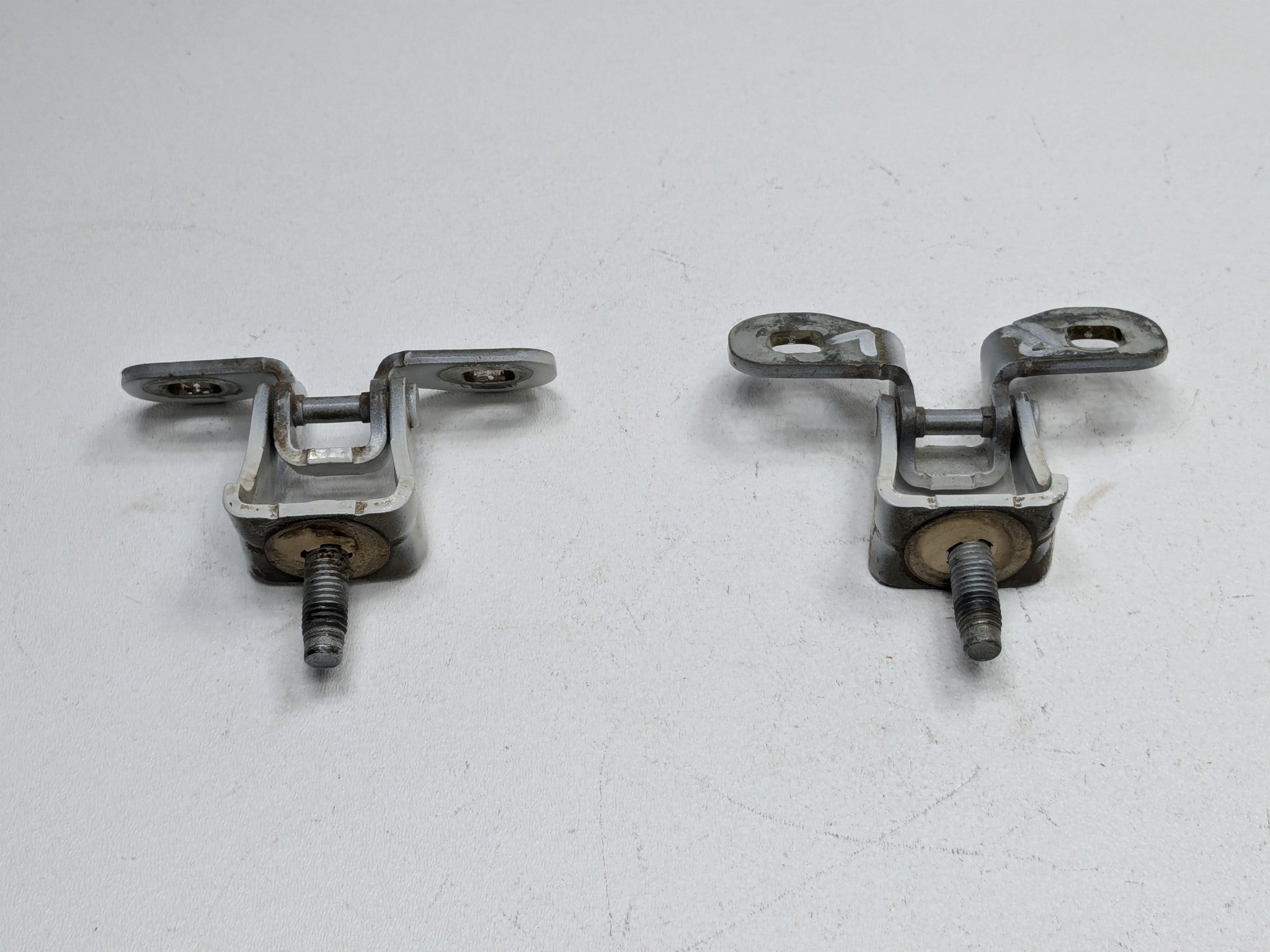 2011 - 2015 OEM FORD EXPLORER REAR RIGHT AND LEFT TAILGATE HINGE SET OF 2