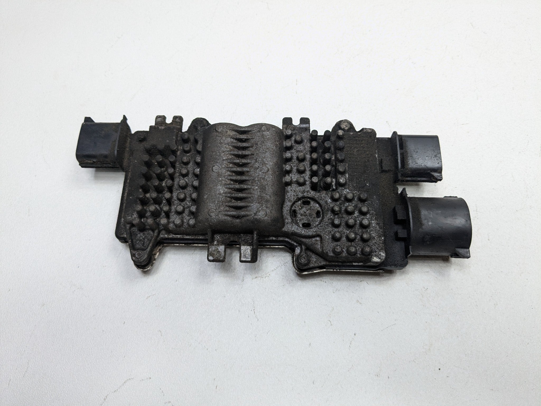2011 - 2015 OEM FORD EXPLORER RADIATOR FAN CONTROL MODULE UNIT