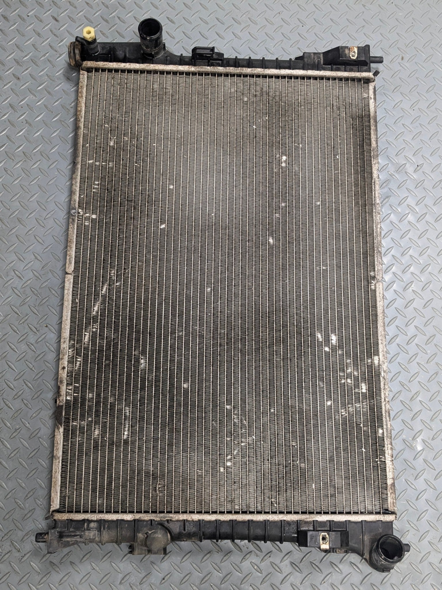 2011 - 2015 OEM FORD EXPLORER ENGINE COOLING RADIATOR ASSEMBLY