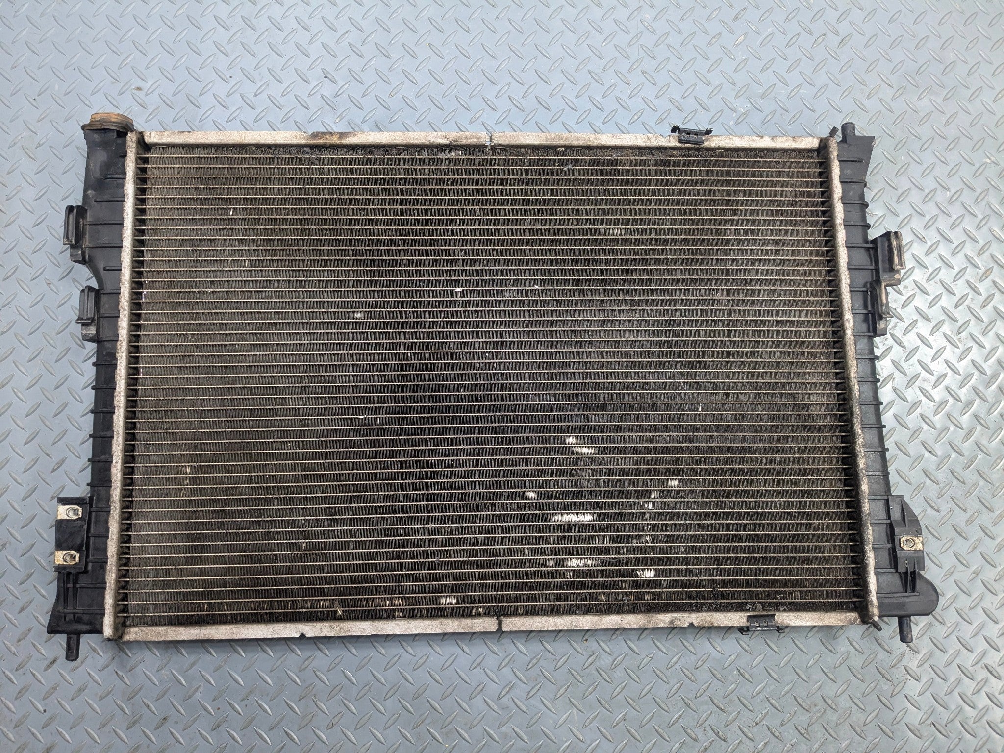 2011 - 2015 OEM FORD EXPLORER ENGINE COOLING RADIATOR ASSEMBLY