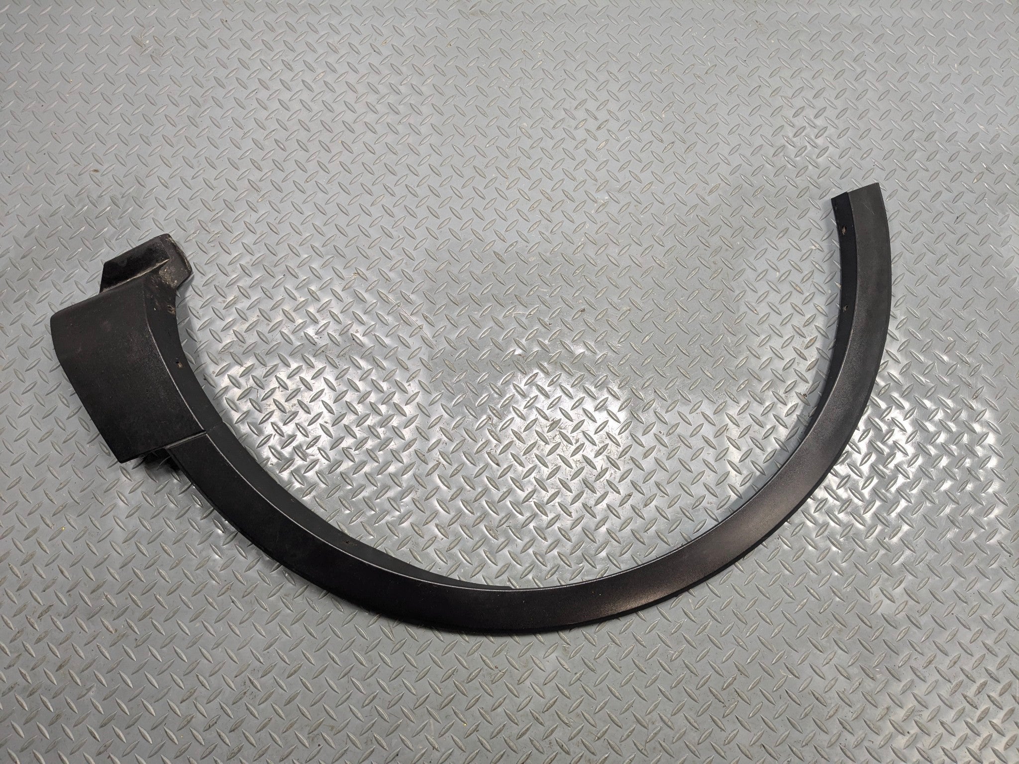 2011 - 2015 OEM FORD EXPLORER FRONT LEFT DRIVER SIDE FENDER FLARE WHEEL