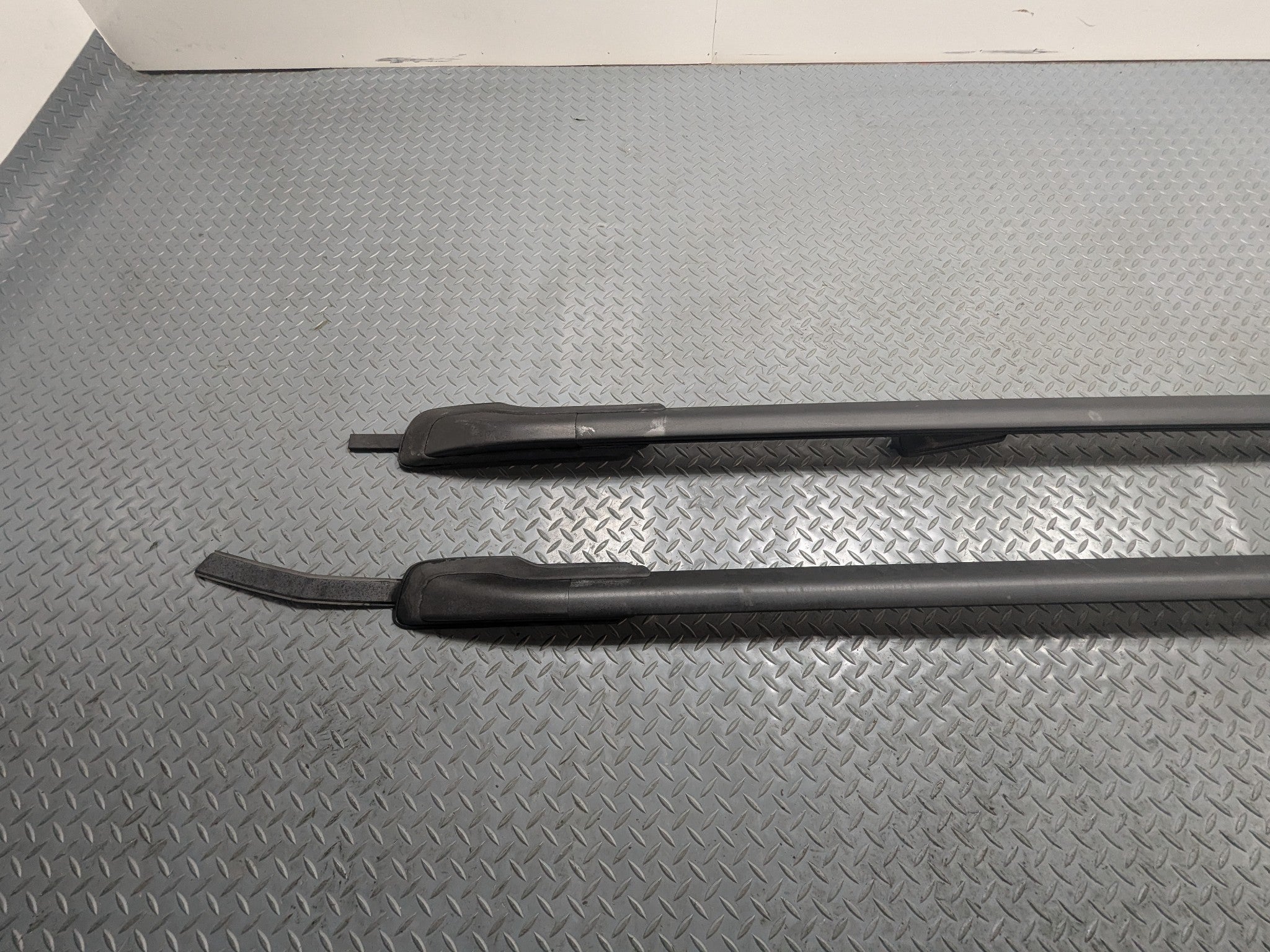 2011 - 2015 OEM FORD EXPLORER LEFT AND RIGHT SIDE LUGGAGE ROOF RACK MOUNT RAILS