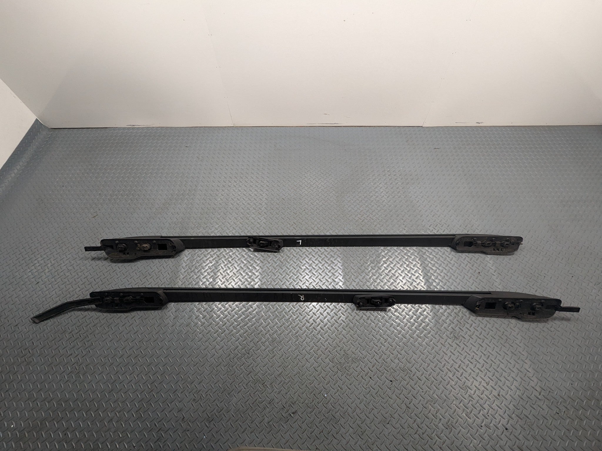 2011 - 2015 OEM FORD EXPLORER LEFT AND RIGHT SIDE LUGGAGE ROOF RACK MOUNT RAILS