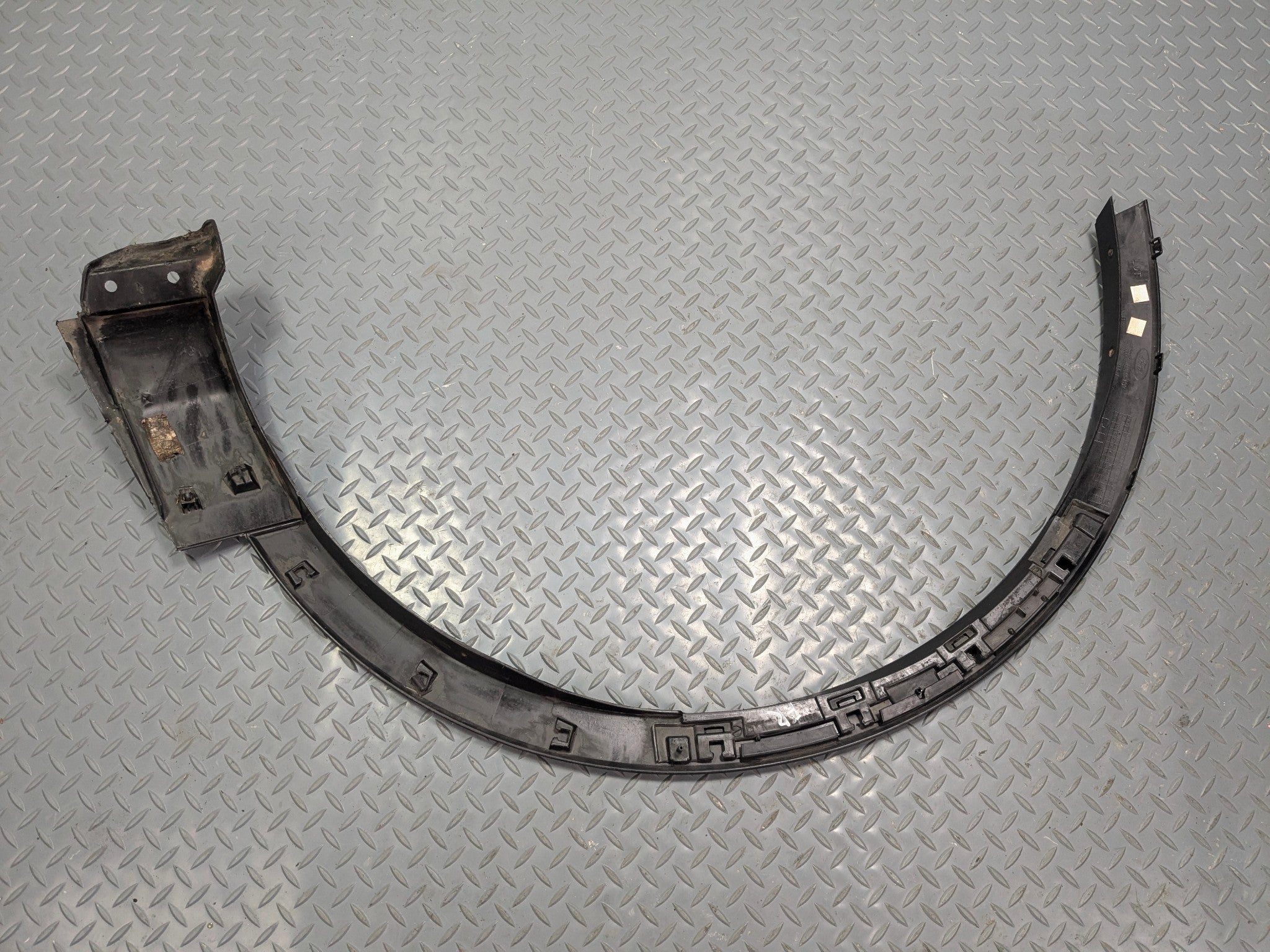 2011 - 2015 OEM FORD EXPLORER FRONT RIGHT PASSENGER SIDE FENDER FLARE WHEEL