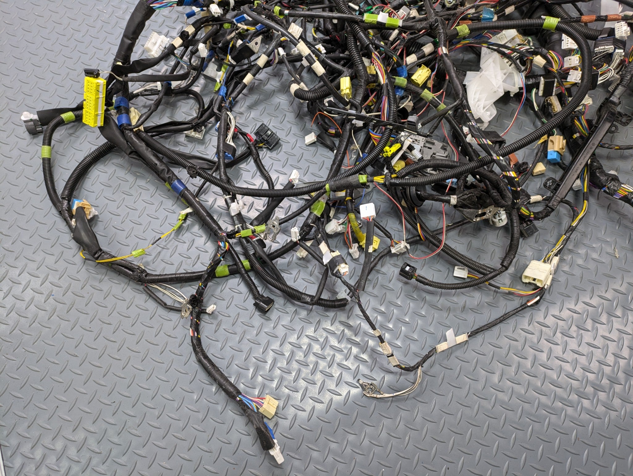 06 - 09 OEM TOYOTA PRIUS INTERIOR BODY WIRE WIRING HARNESS CABLE AND CONNECTOR