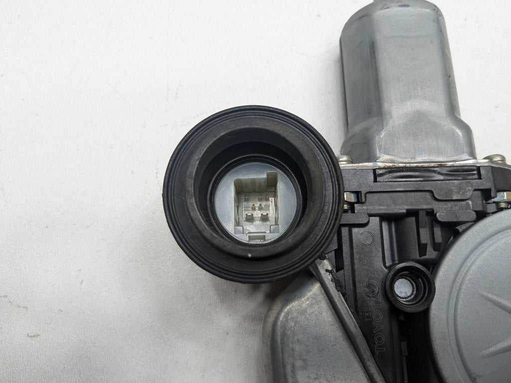 10 - 11 OEM TOYOTA PRIUS FRONT RIGHT PASSENGER SIDE DOOR POWER WINDOW MOTOR UNIT