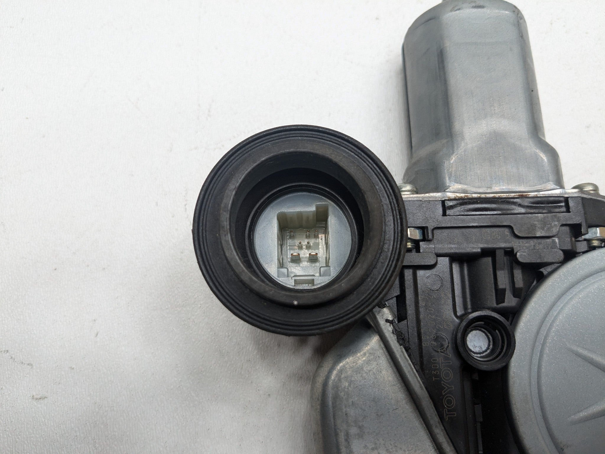 10 - 11 OEM TOYOTA PRIUS FRONT RIGHT PASSENGER SIDE DOOR POWER WINDOW MOTOR UNIT