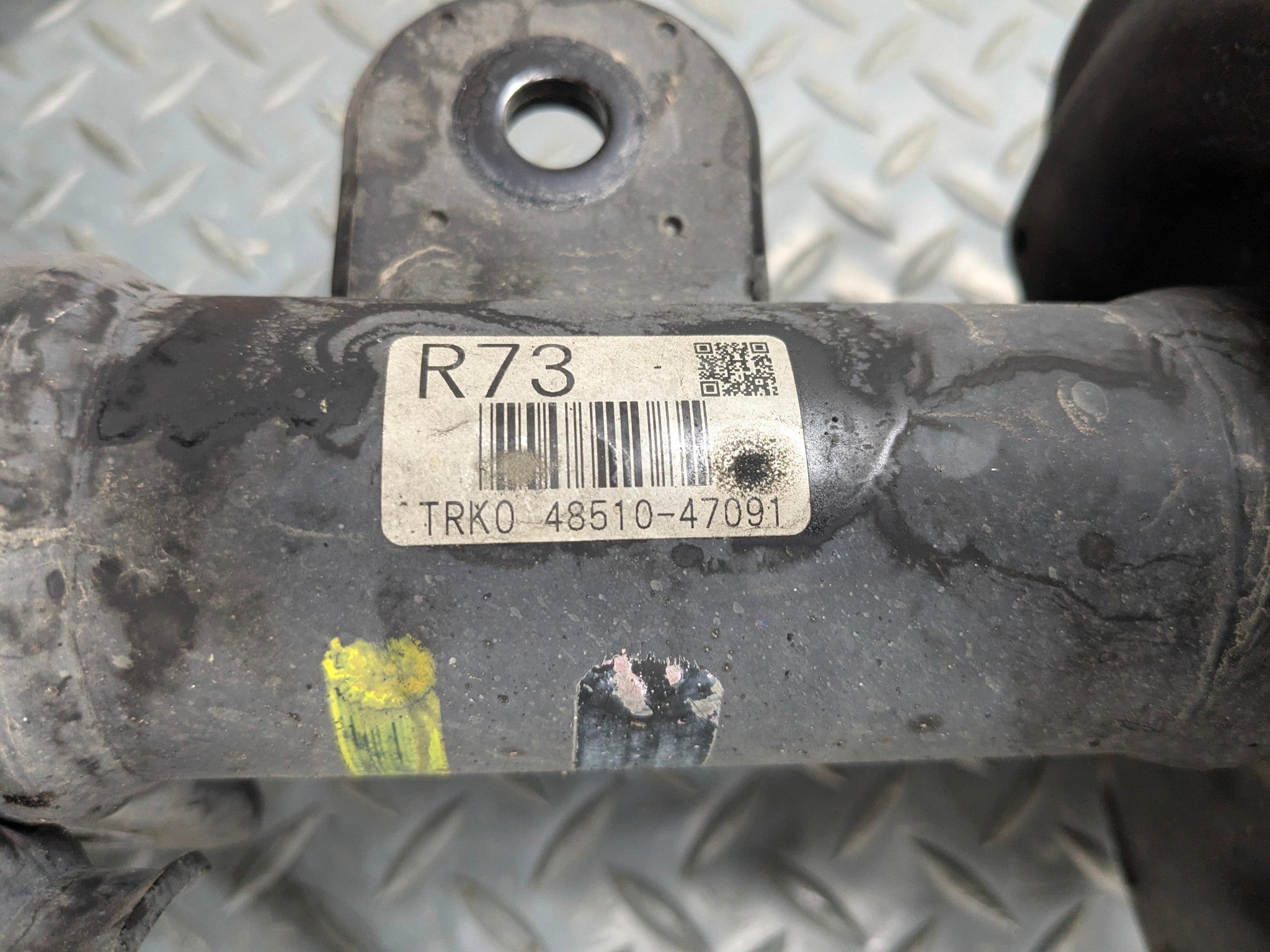 10 - 11 OEM TOYOTA PRIUS FRONT RIGHT PASSENGER SIDE SUSPENSION STRUT ABSORBER