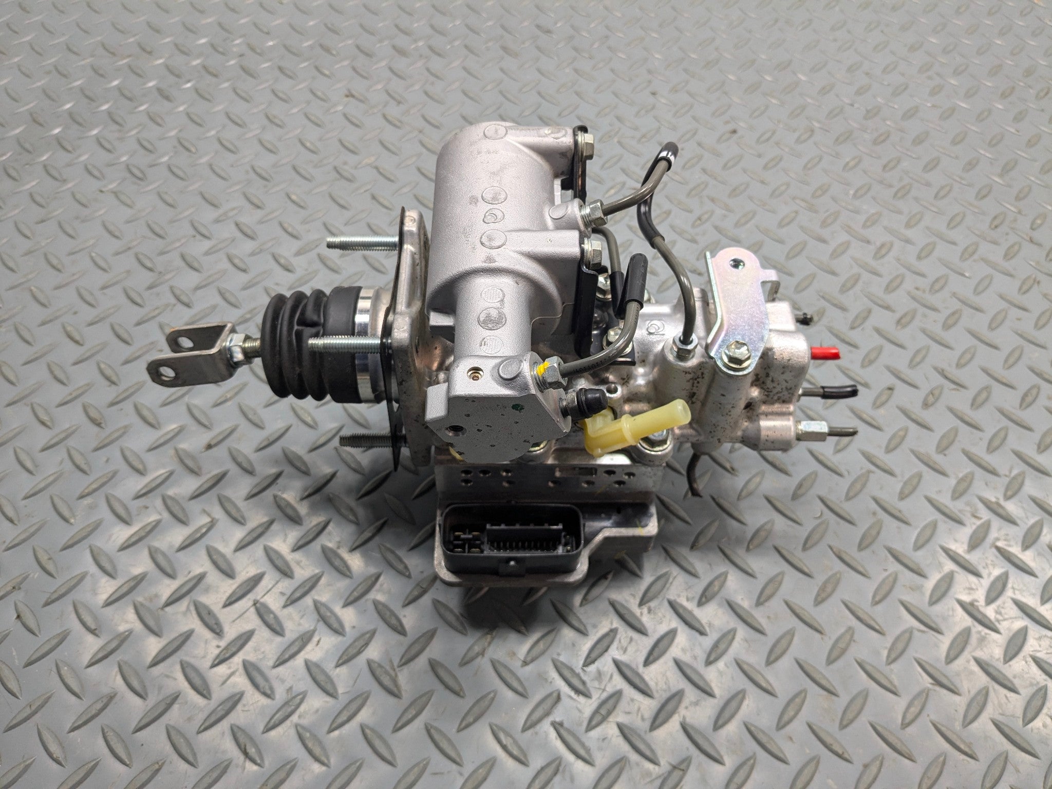 10 - 11 OEM TOYOTA PRIUS ANTI-LOCK BRAKE PARTS WITH POWER BRAKE BOOSTER ASSEMBLY