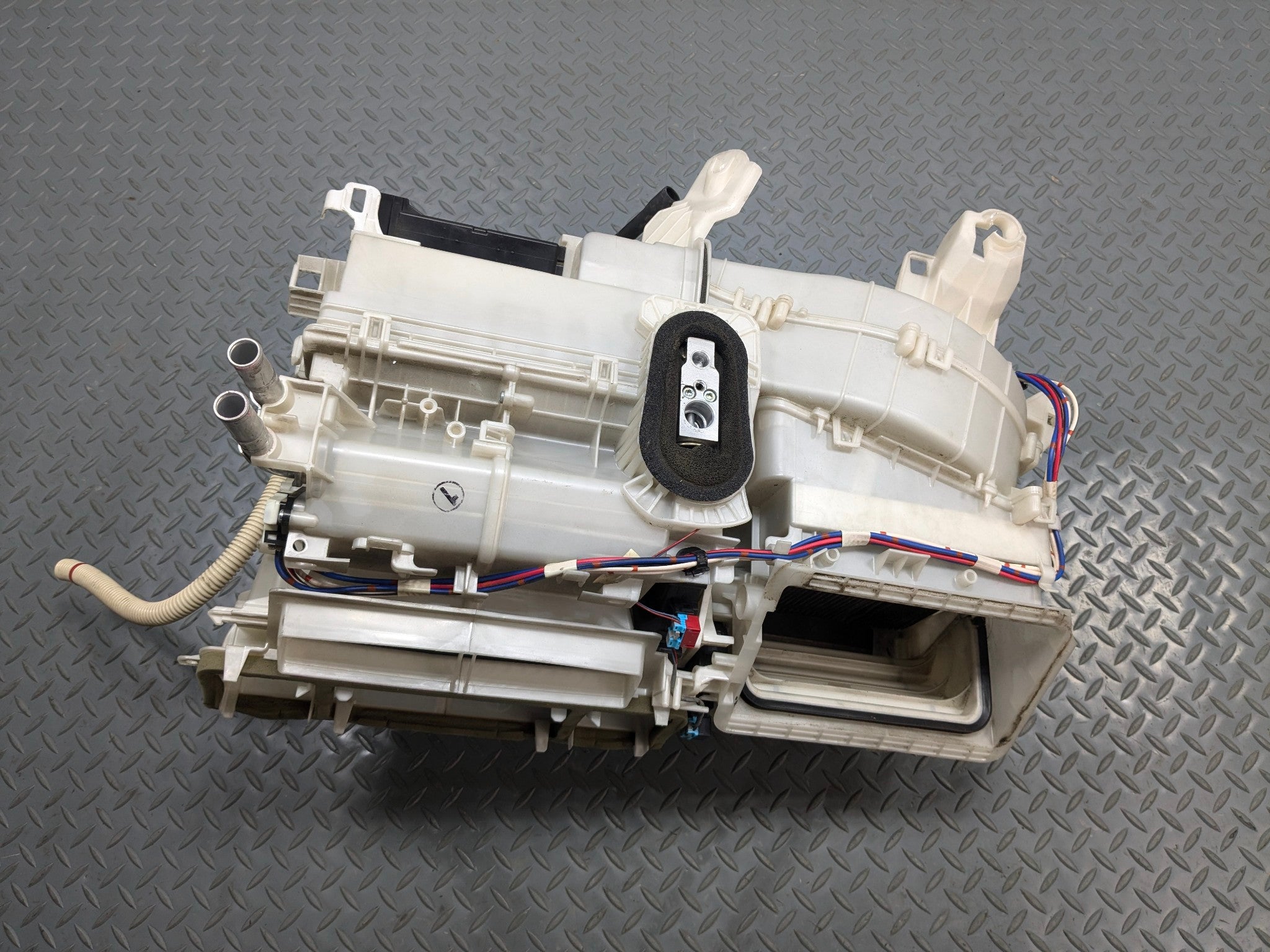 10 - 11 OEM TOYOTA PRIUS HVAC AC EVAPORATOR CLIMATE TEMPERATURE HEATER ASSEMBLY