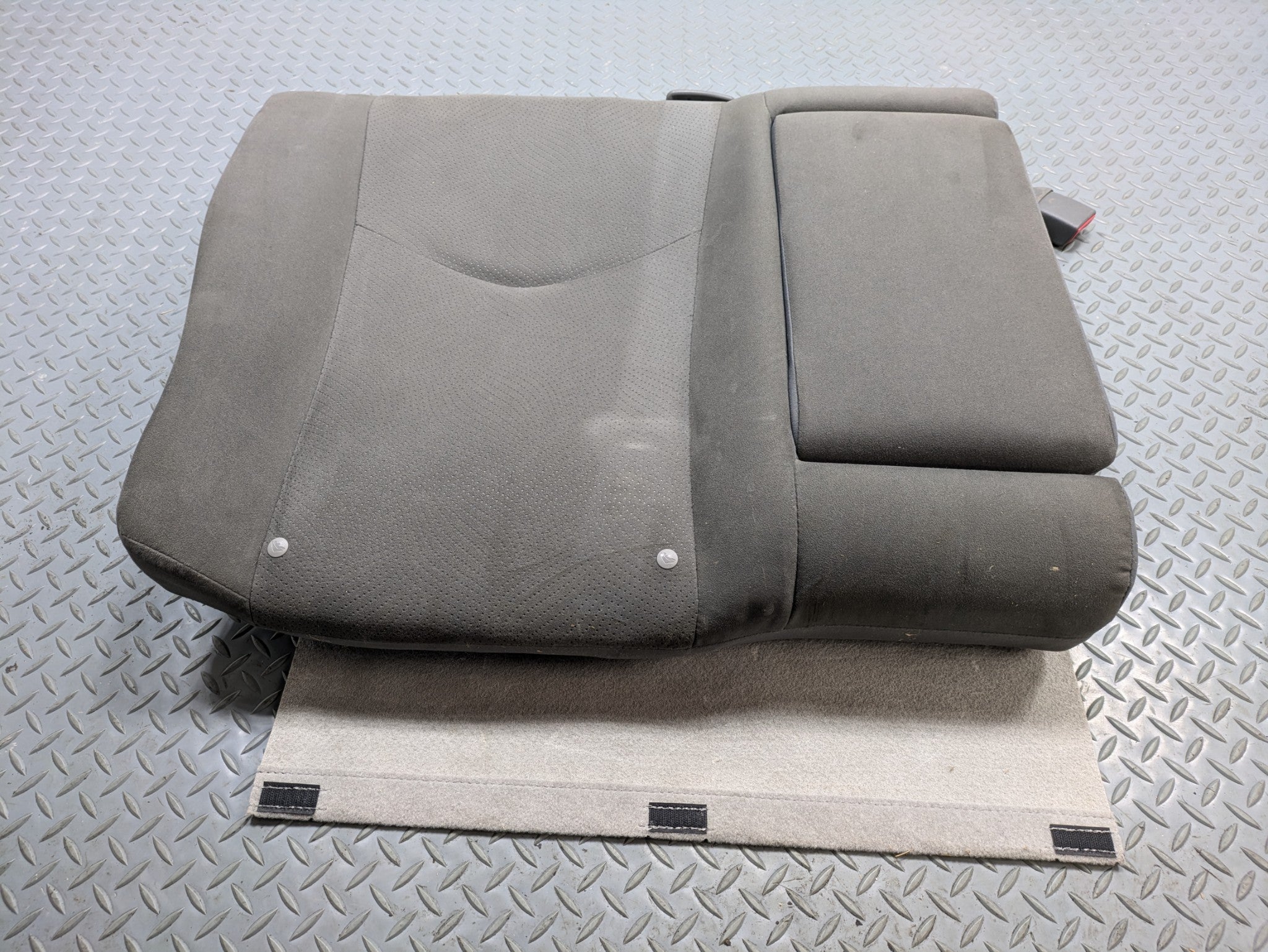 10 - 11 OEM TOYOTA PRIUS REAR RIGHT PASSENGER SIDE UPPER SEAT CUSHION ASSEMBLY