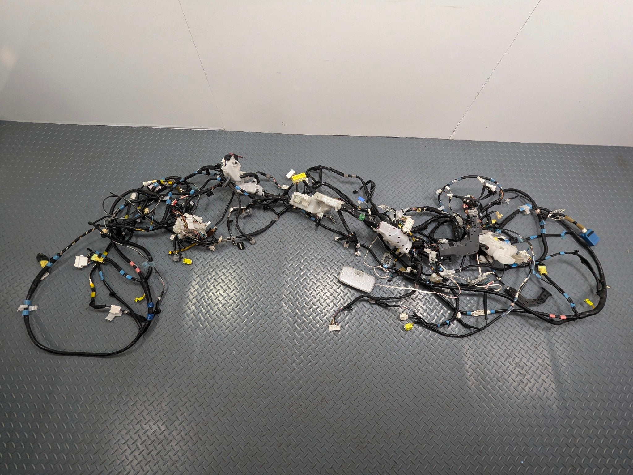 10 - 11 OEM TOYOTA PRIUS INTERIOR BODY WIRE WIRING HARNESS CABLE AND CONNECTOR