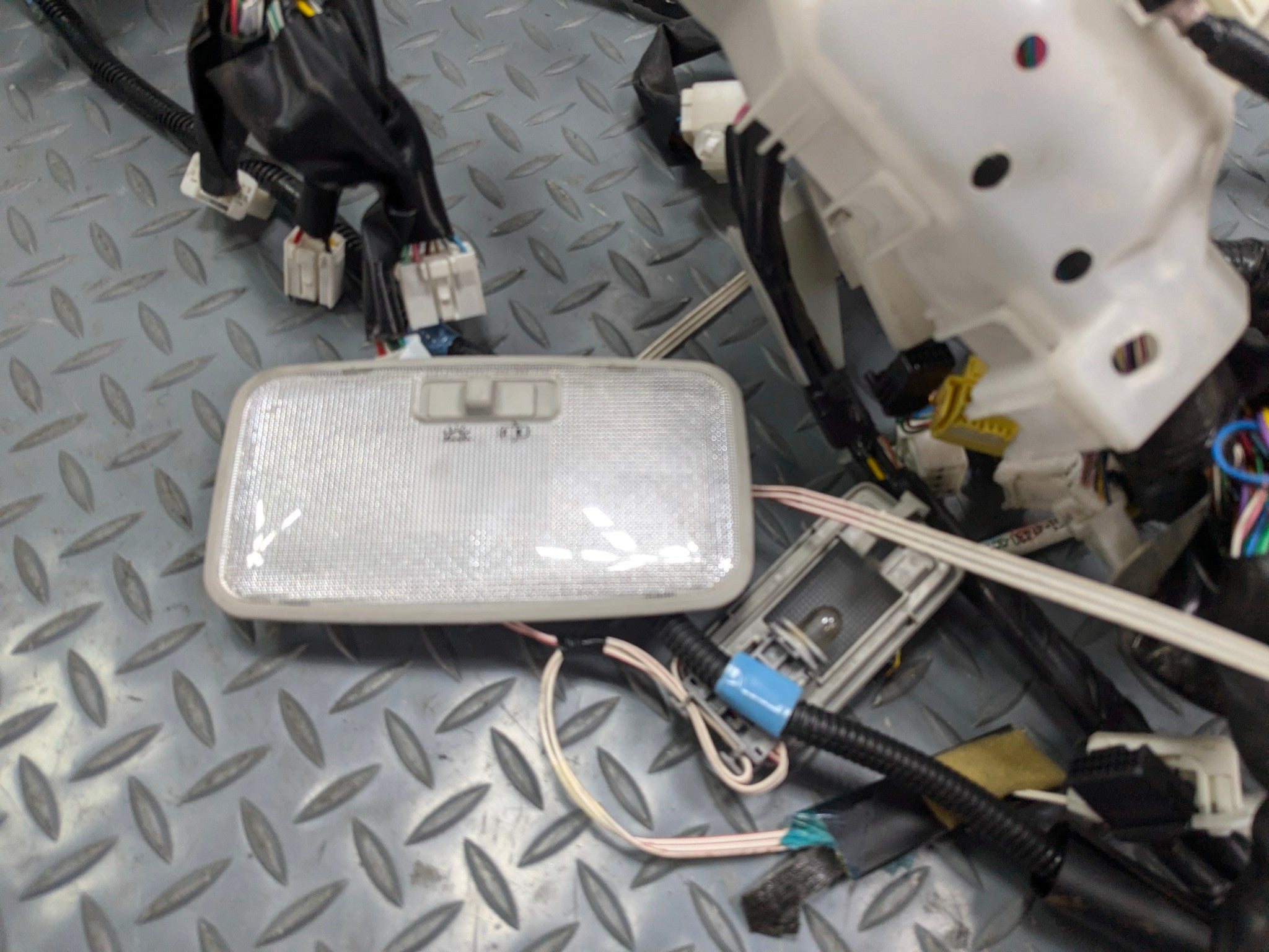 10 - 11 OEM TOYOTA PRIUS INTERIOR BODY WIRE WIRING HARNESS CABLE AND CONNECTOR