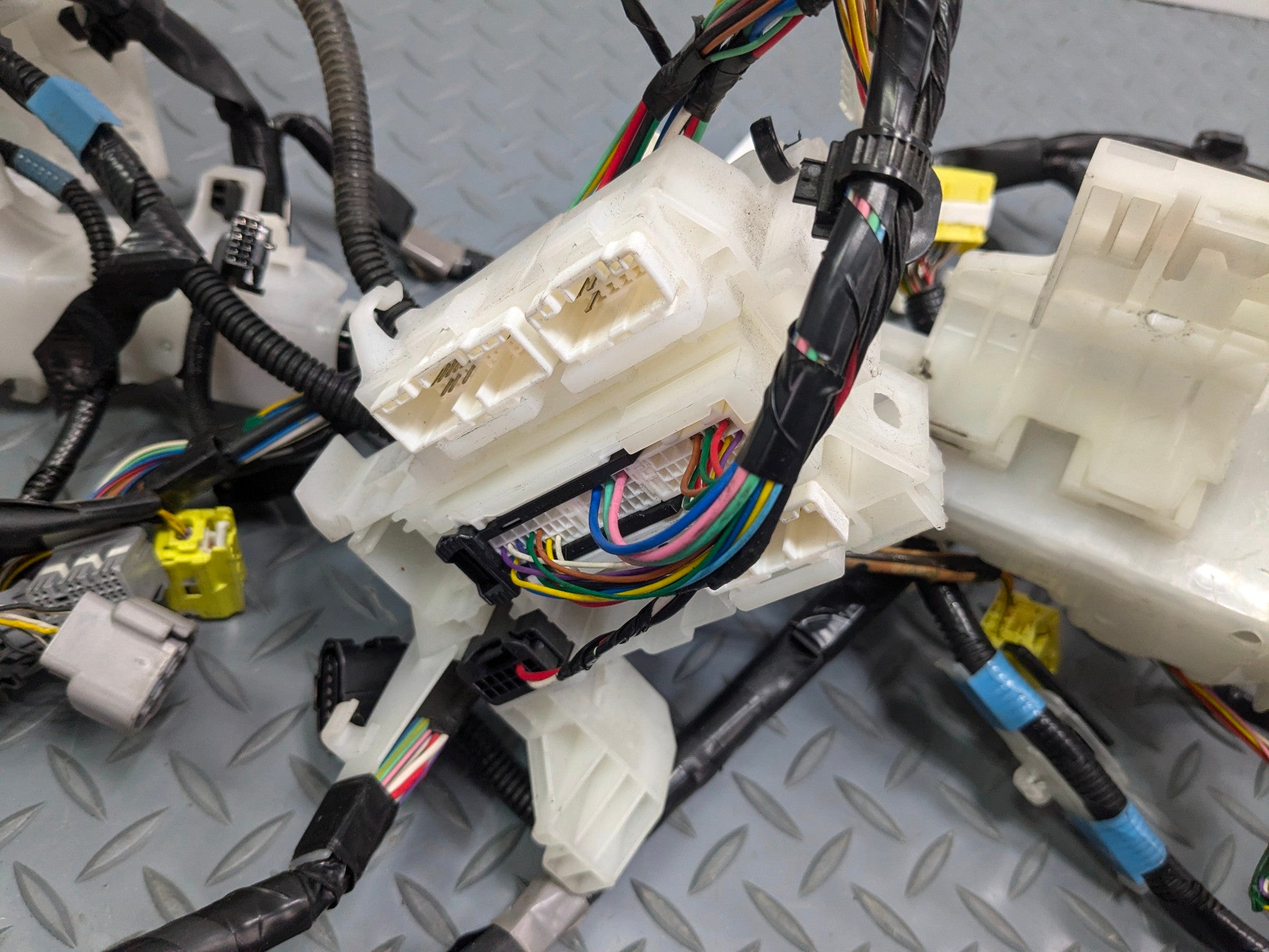 10 - 11 OEM TOYOTA PRIUS INTERIOR BODY WIRE WIRING HARNESS CABLE AND CONNECTOR