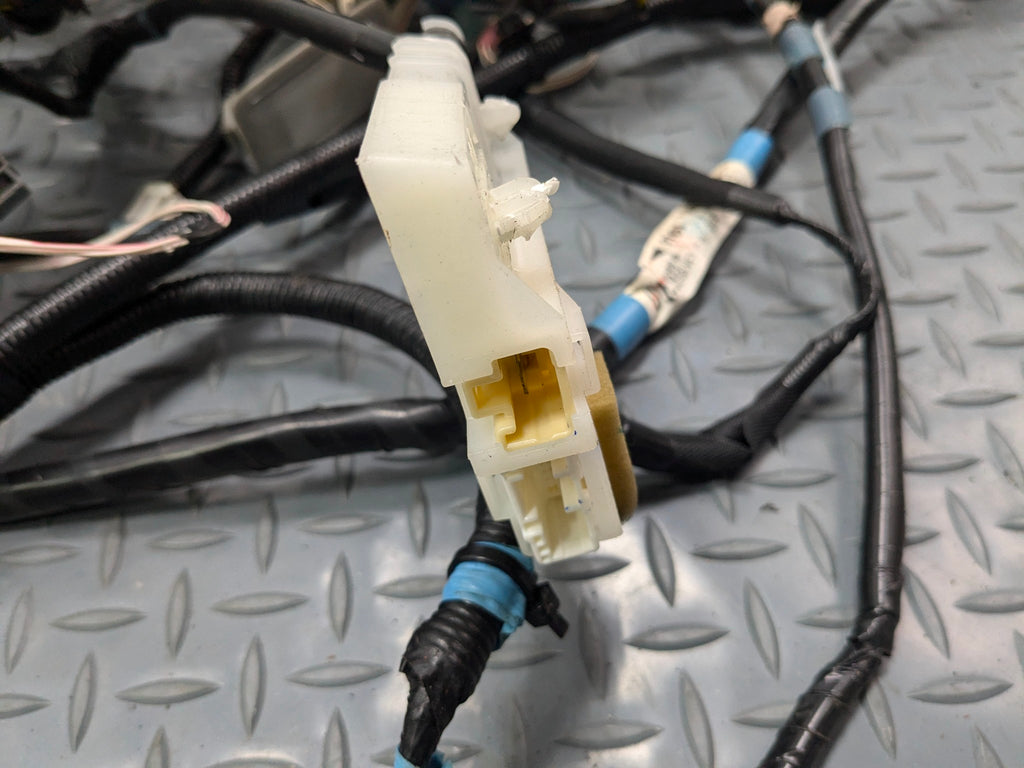 10 - 11 OEM TOYOTA PRIUS INTERIOR BODY WIRE WIRING HARNESS CABLE AND CONNECTOR