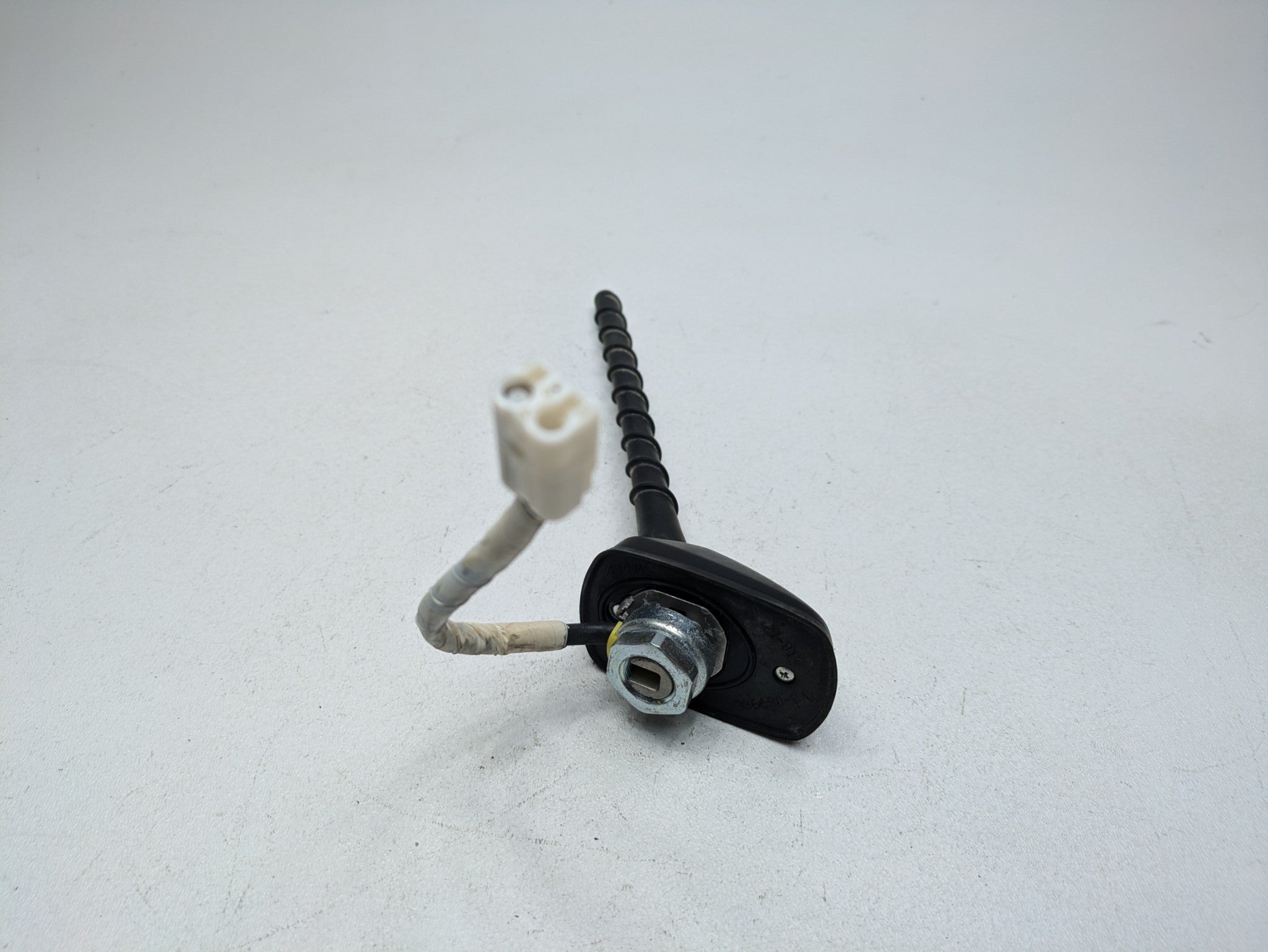 2012 - 2015 OEM TOYOTA PRIUS ROOF AUDIO RADIO ANTENNA WITH POLE