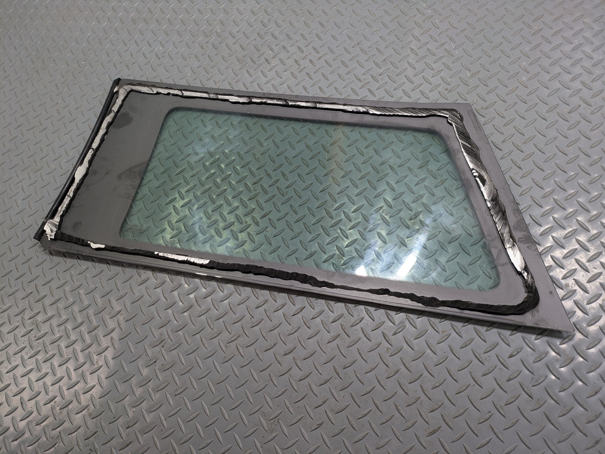 2011 - 2013 OEM MINI COOPER REAR RIGHT PASSENGER SIDE QUARTER WINDOW GLASS