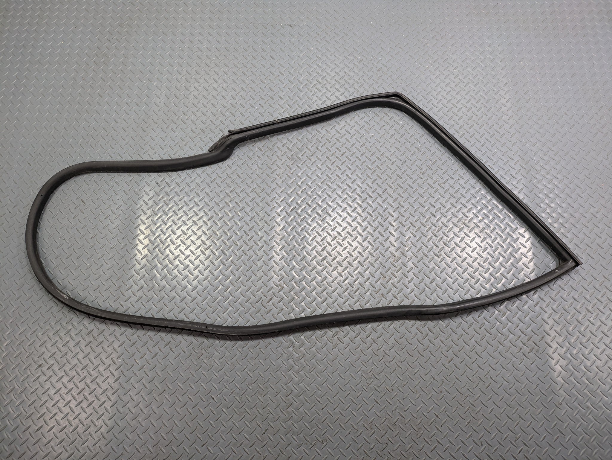 2011 - 2013 OEM MINI COOPER FRONT LEFT SIDE DOOR SEAL WEATHERSTRIP RUBBER
