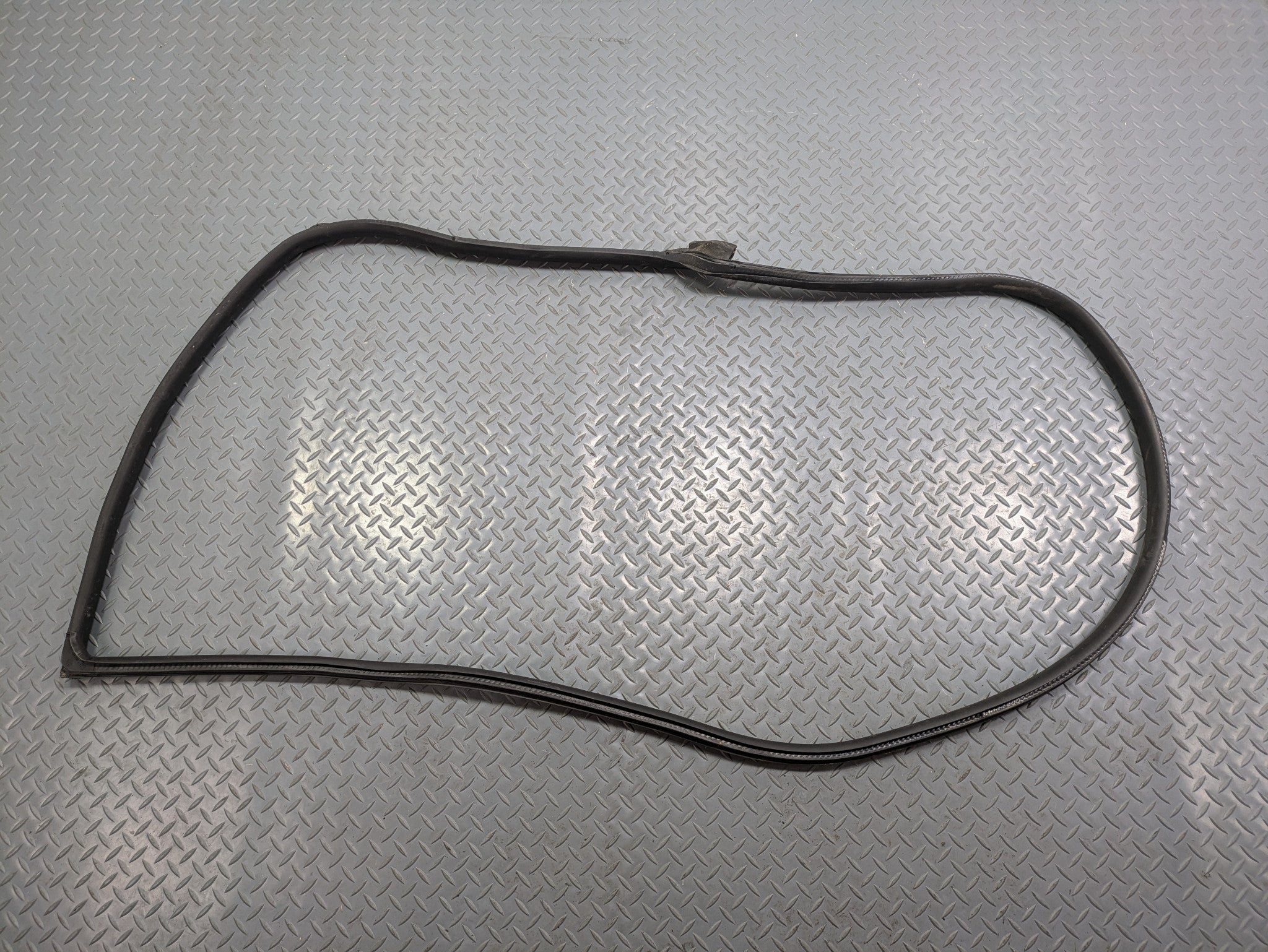 2011 - 2013 OEM MINI COOPER FRONT LEFT SIDE DOOR SEAL WEATHERSTRIP RUBBER
