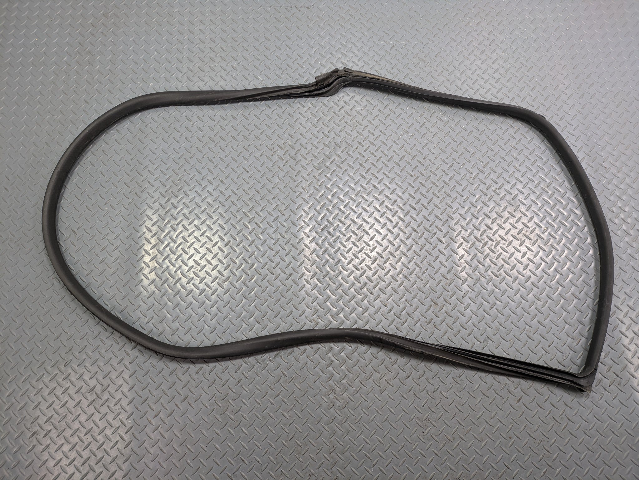 2011 - 2013 OEM MINI COOPER FRONT RIGHT SIDE DOOR SEAL WEATHERSTRIP RUBBER