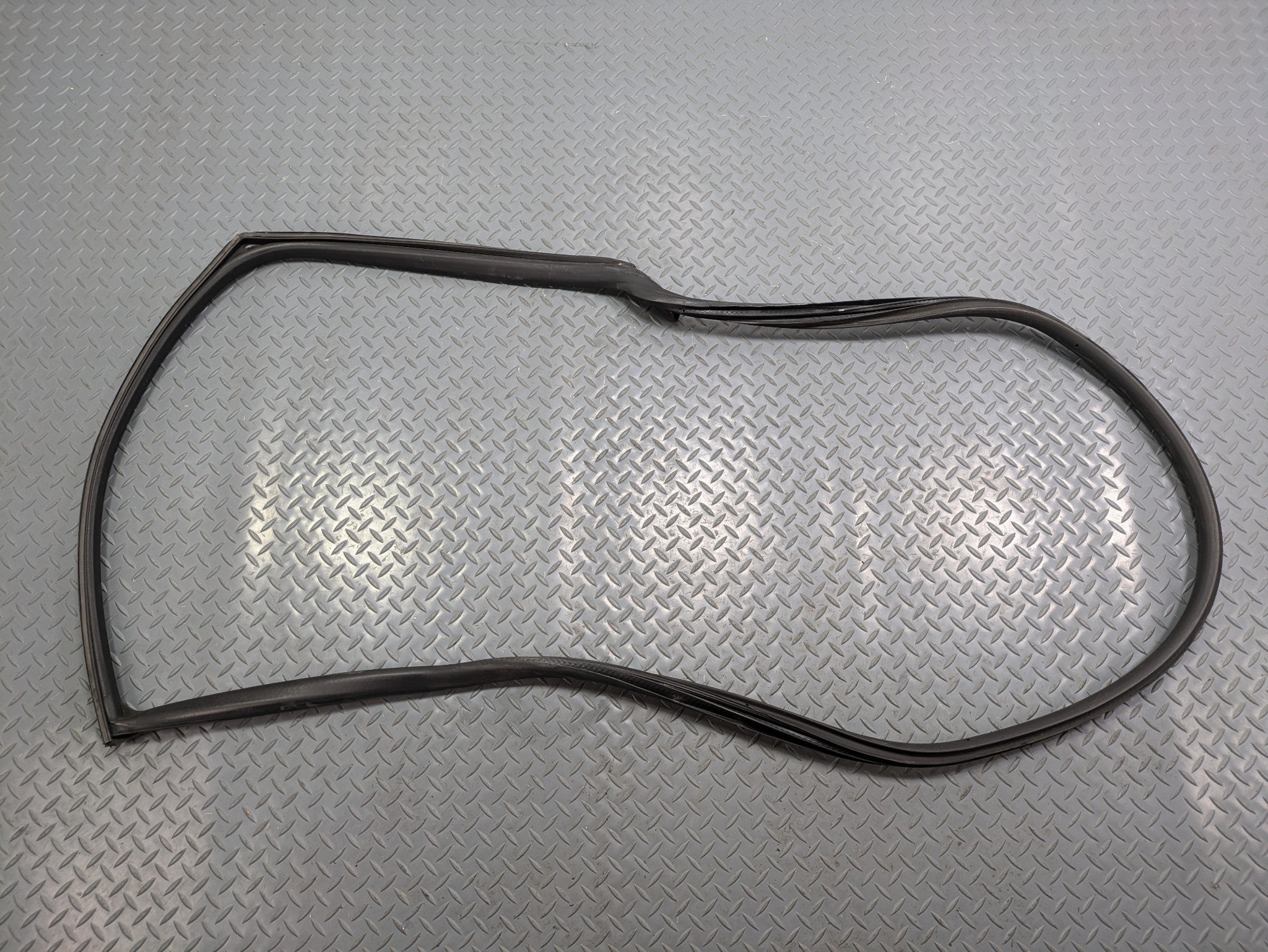 2011 - 2013 OEM MINI COOPER FRONT RIGHT SIDE DOOR SEAL WEATHERSTRIP RUBBER