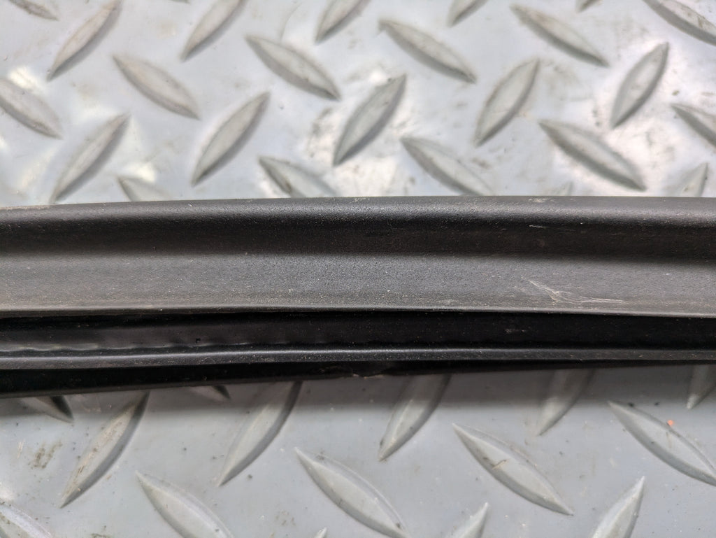 2011 - 2013 OEM MINI COOPER FRONT RIGHT SIDE DOOR SEAL WEATHERSTRIP RUBBER