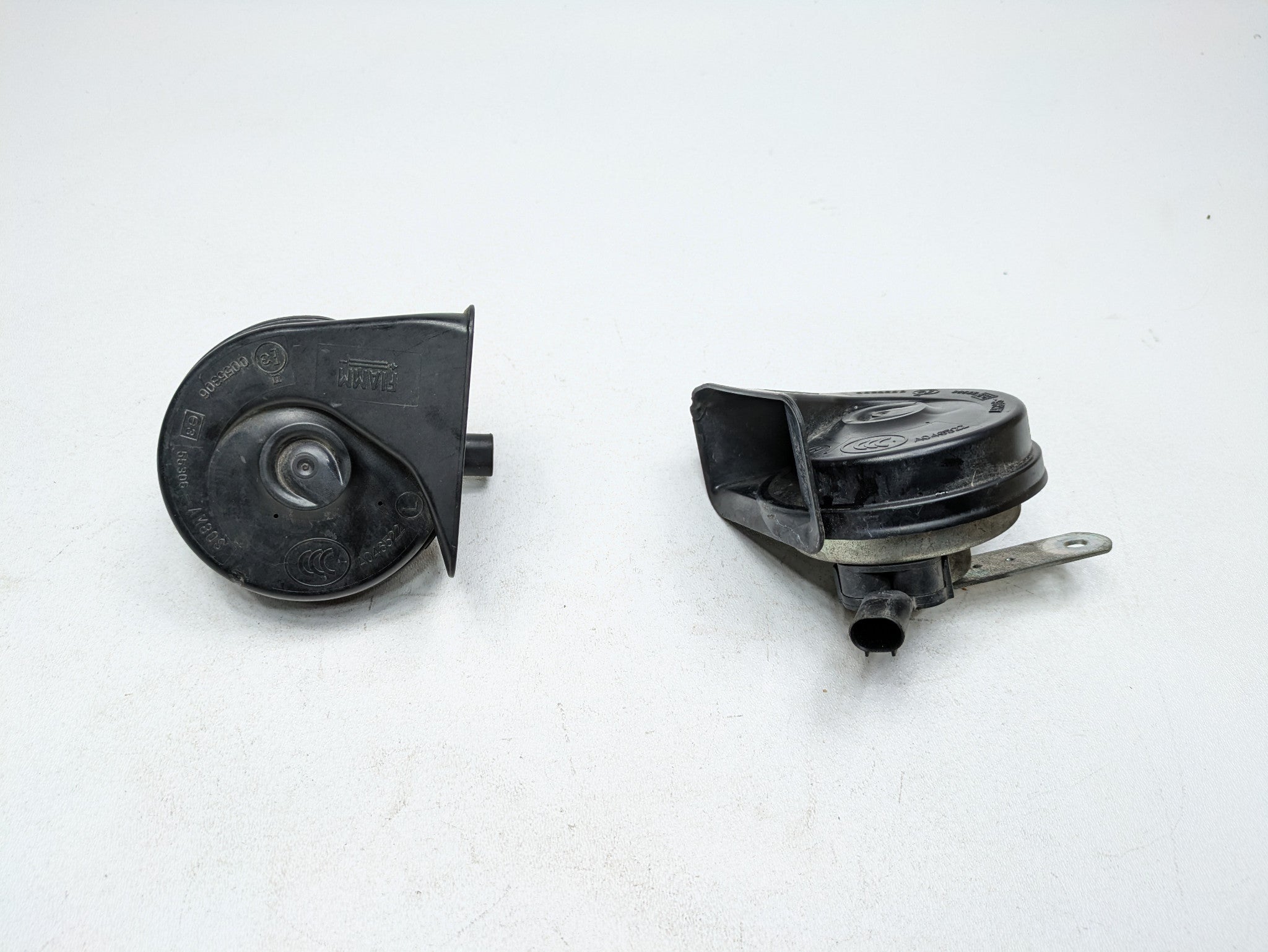 2011 - 2013 OEM MINI COOPER LEFT AND RIGHT SIDE HIGH LOW TONE HORN SET