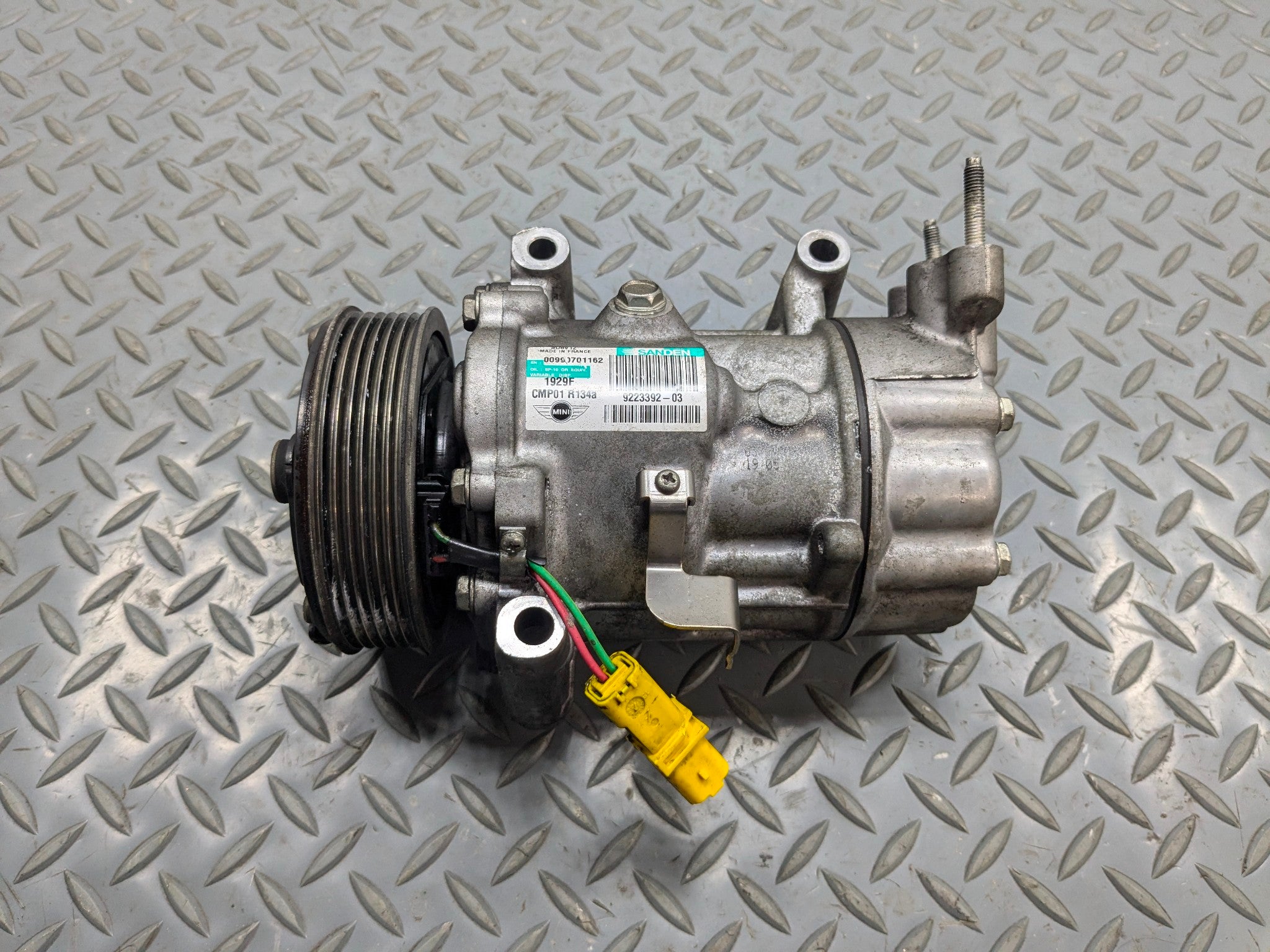 2011 - 2013 OEM MINI COOPER AIR CONDITIONING AC COMPRESSOR ASSEMBLY
