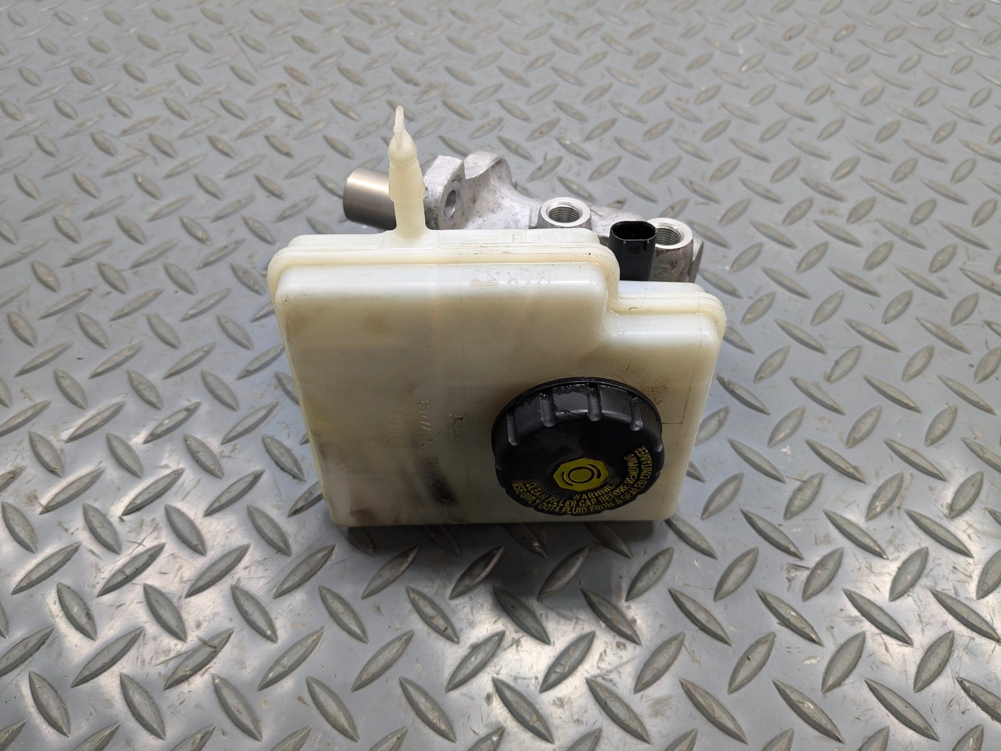 2011 - 2013 OEM MINI COOPER POWER BRAKE MASTER CYLINDER WITH RESERVOIR