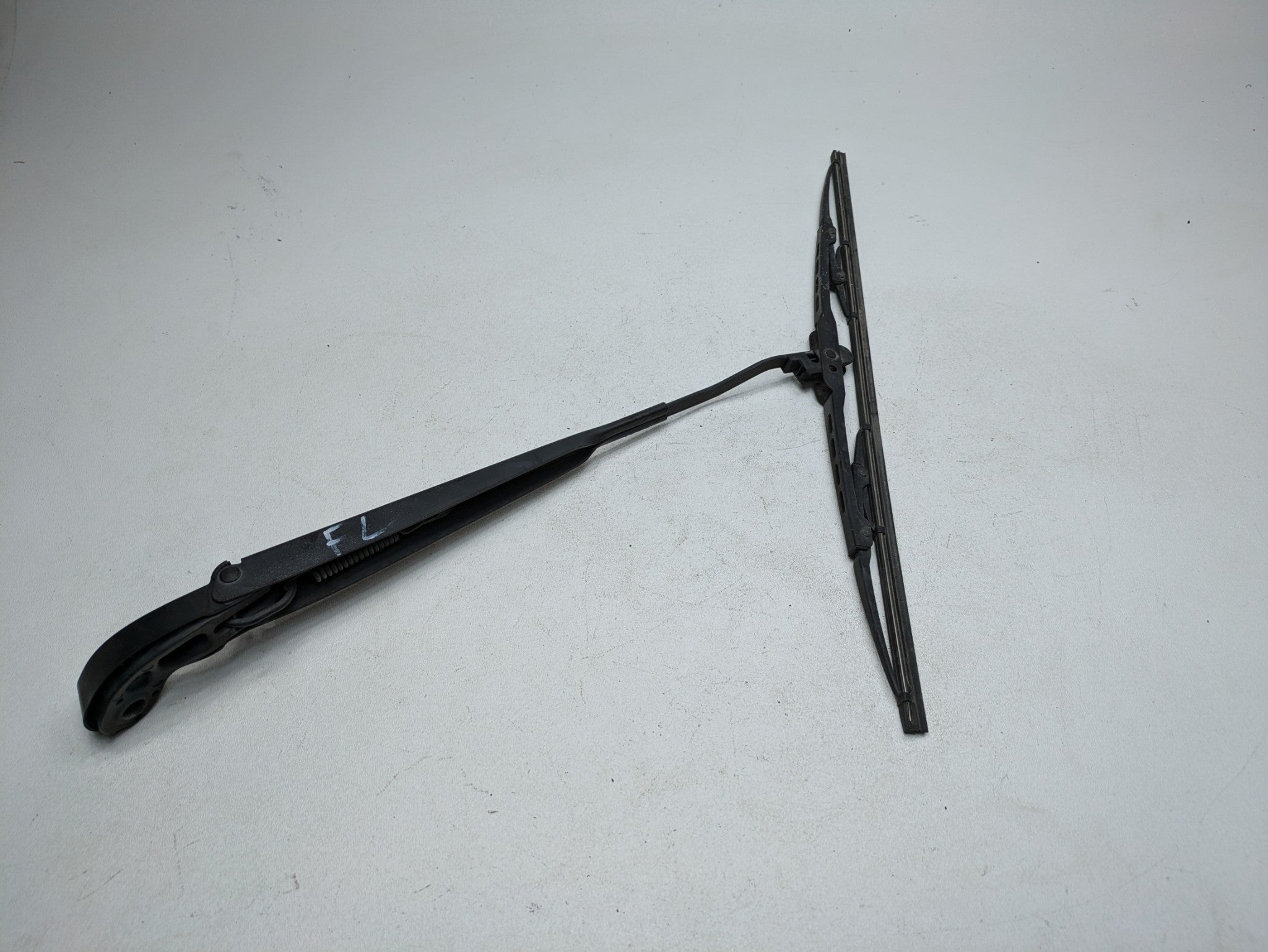 2011 - 2013 OEM MINI COOPER FRONT LEFT DRIVER SIDE WINDSHIELD WIPER ARM