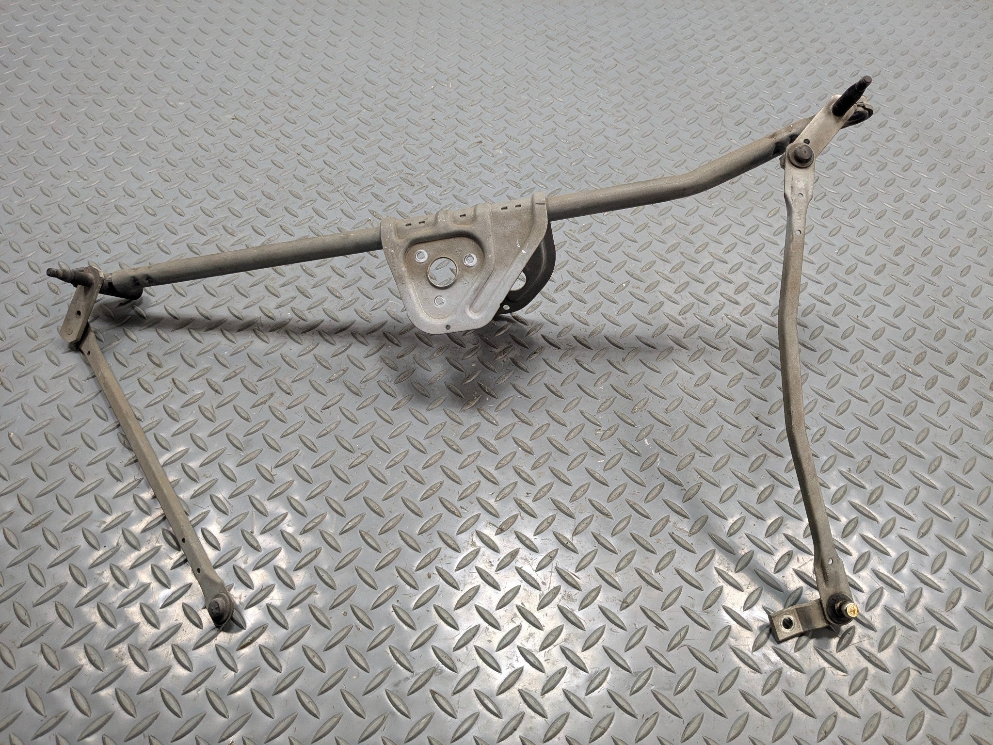 2011 - 2013 OEM MINI COOPER FRONT WINDSHIELD WIPER TRANSMISSION LINKAGE