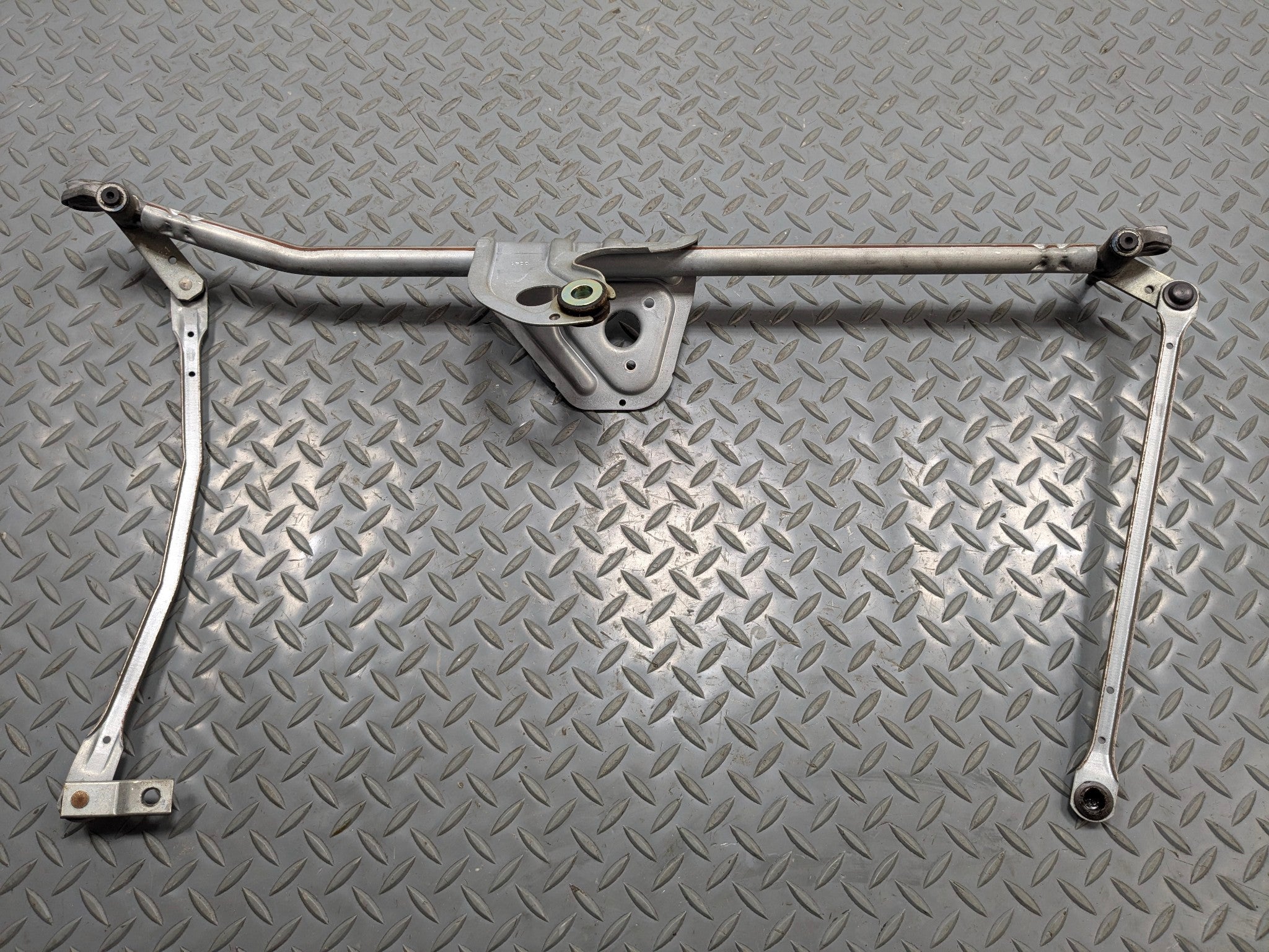 2011 - 2013 OEM MINI COOPER FRONT WINDSHIELD WIPER TRANSMISSION LINKAGE